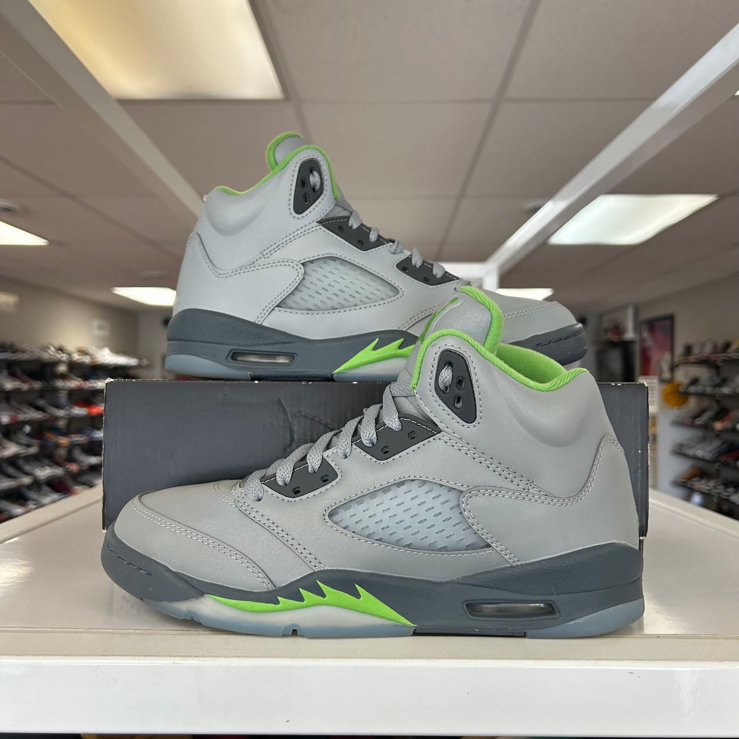 PO AIR JORDAN 5 RETRO GREEN BEAN (2022) (GS) SIZE 7Y