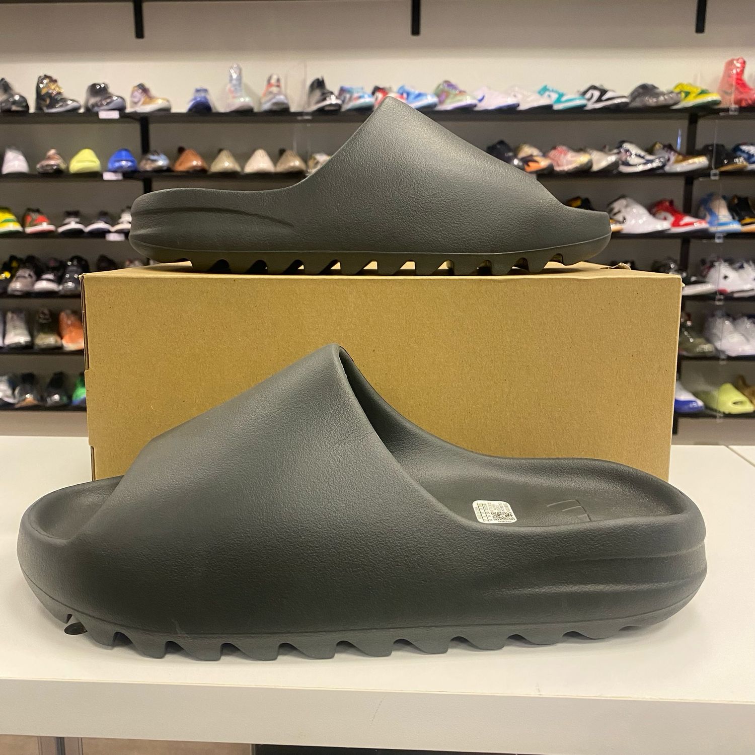 NEW ADIDAS YEEZY SLIDE DARK ONYX