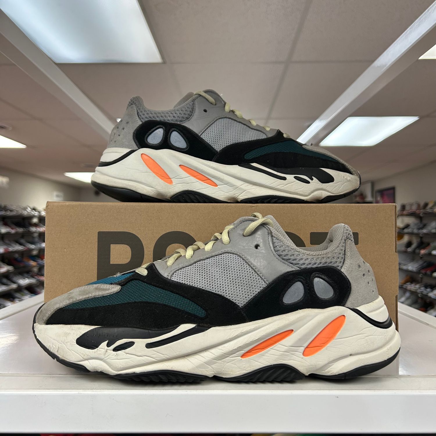 PO3 ADIDAS YEEZY BOOST 700 WAVE RUNNER SIZE 11