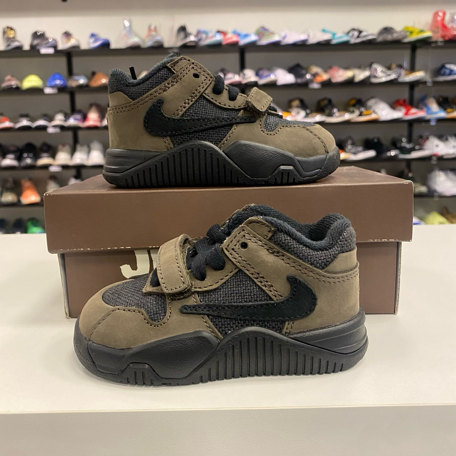 NEW AIR JORDAN JUMPMAN JACK TR TRAVIS SCOTT DARK MOCHA