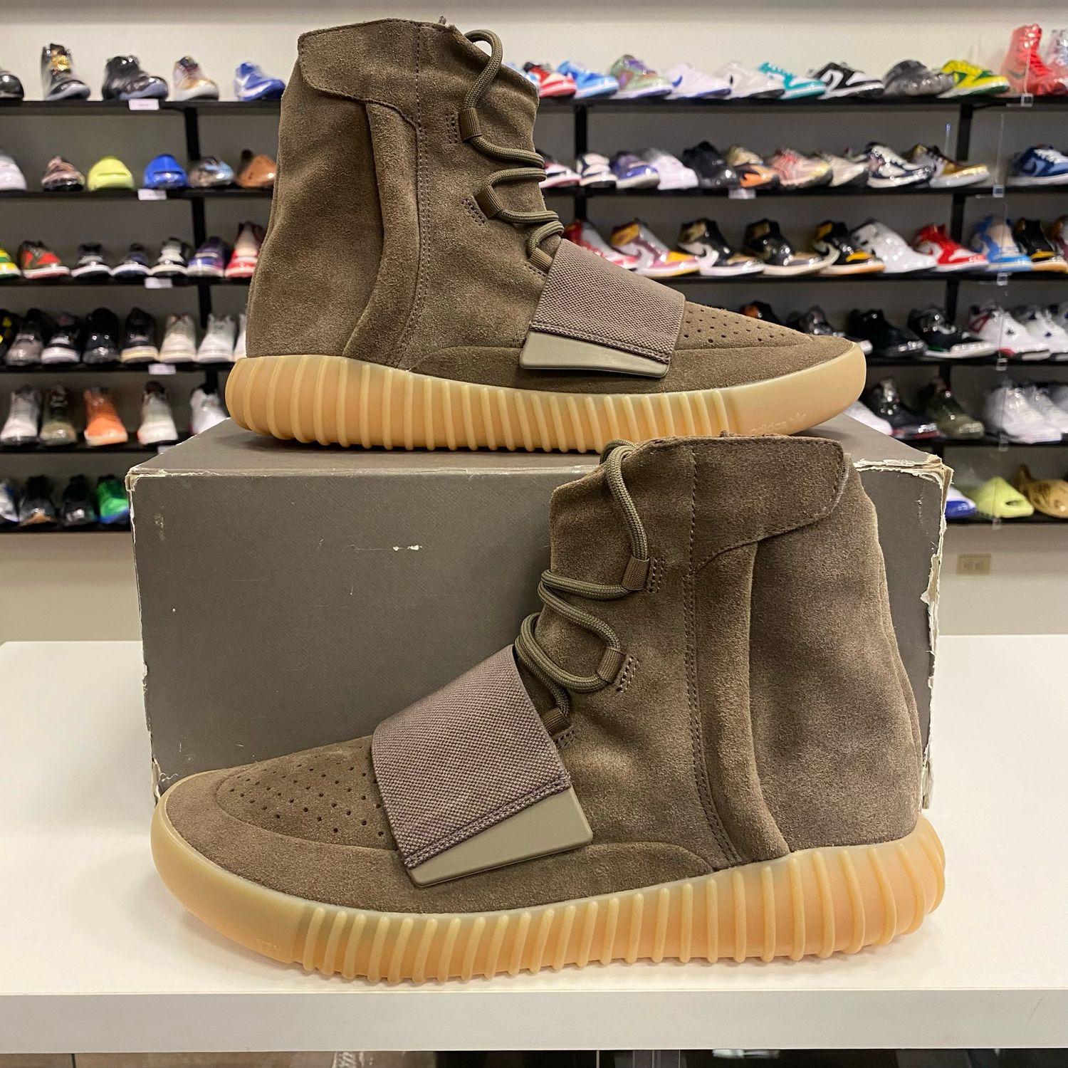 NEW ADIDAS YEEZY BOOST 750 CHOCOLATE