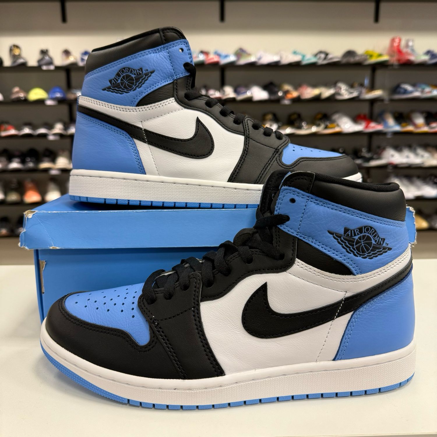 PO AIR JORDAN 1 HIGH UNC TOE SIZE 10.5