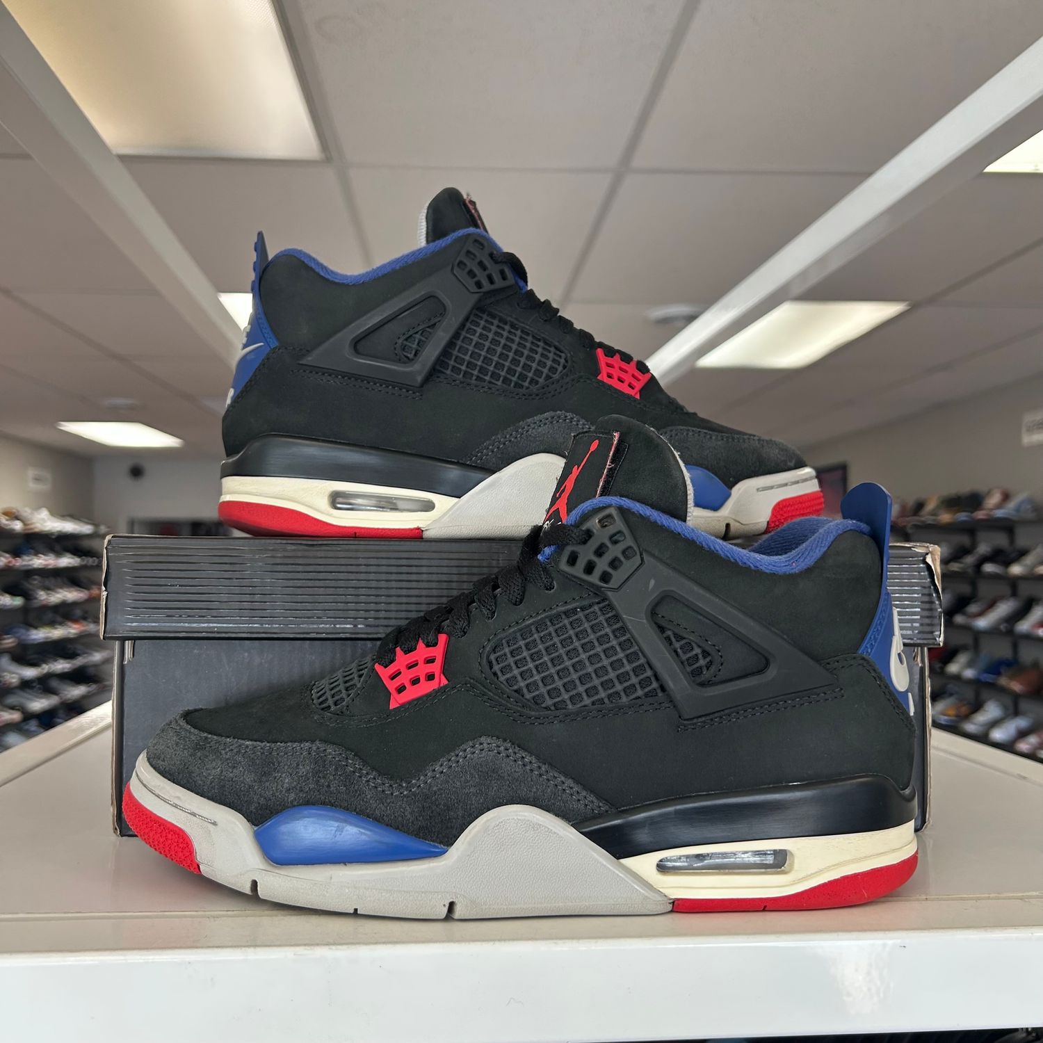 PO AIR JORDAN 4 RETRO RARE AIR (WHITE LETTERING) SIZE 9.5