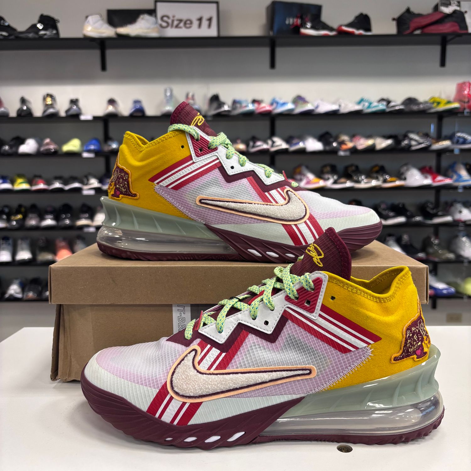 PO LEBRON 18 LOW MIMI PLANGE HIGHER LEARNING SIZE 10.5