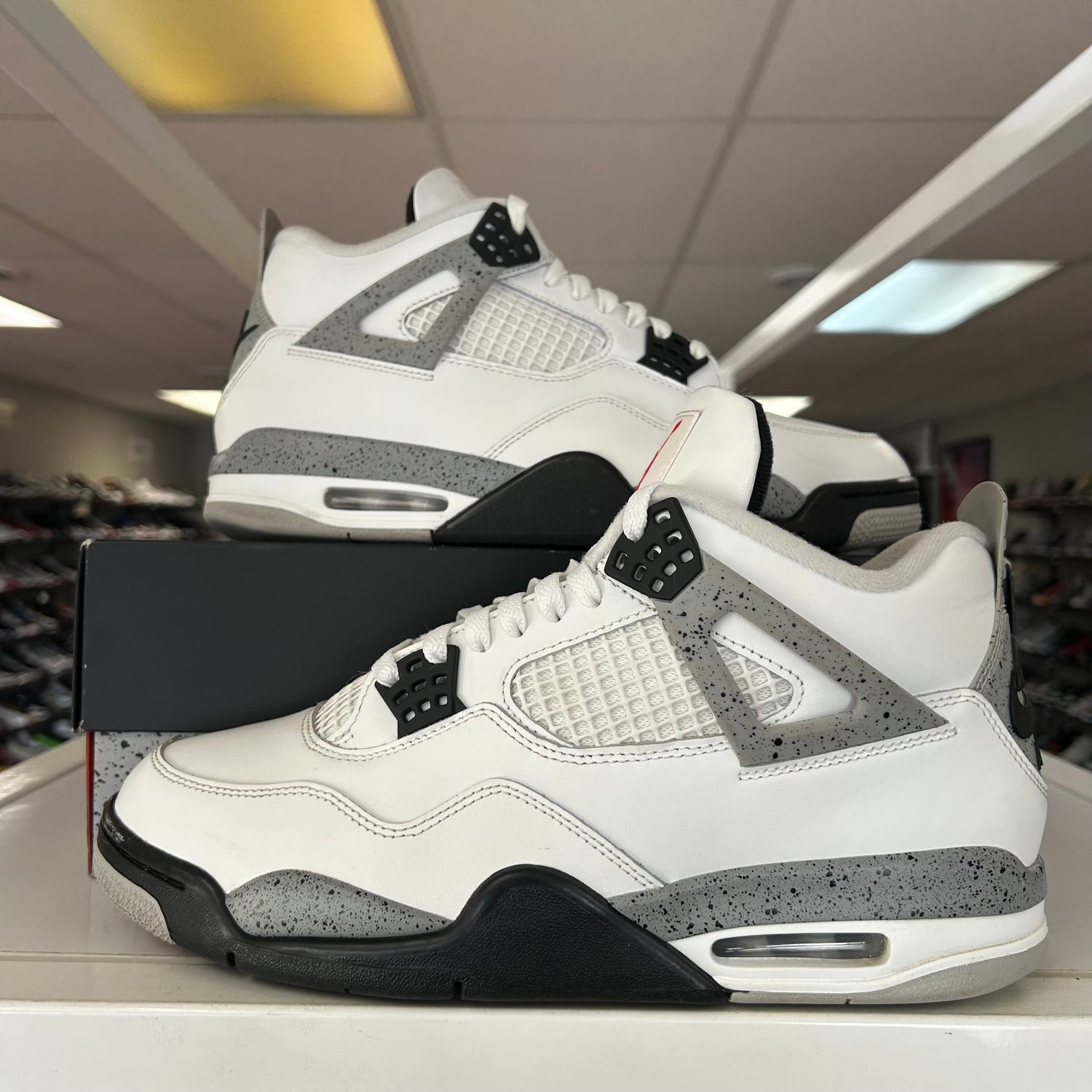 PO3 AIR JORDAN 4 WHITE CEMENT (2025) SIZE 11