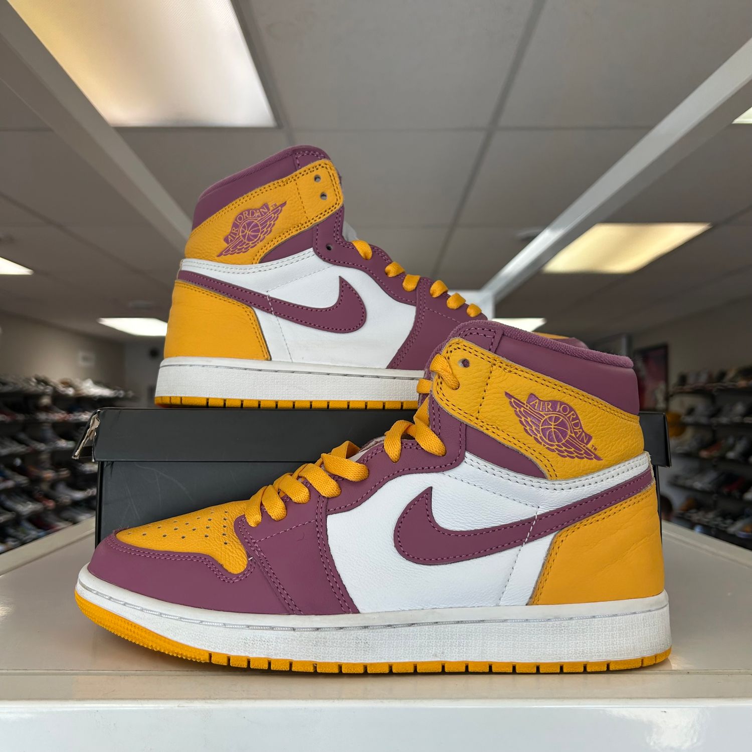 PO AIR JORDAN 1 RETRO HIGH OG BROTHERHOOD SIZE 9