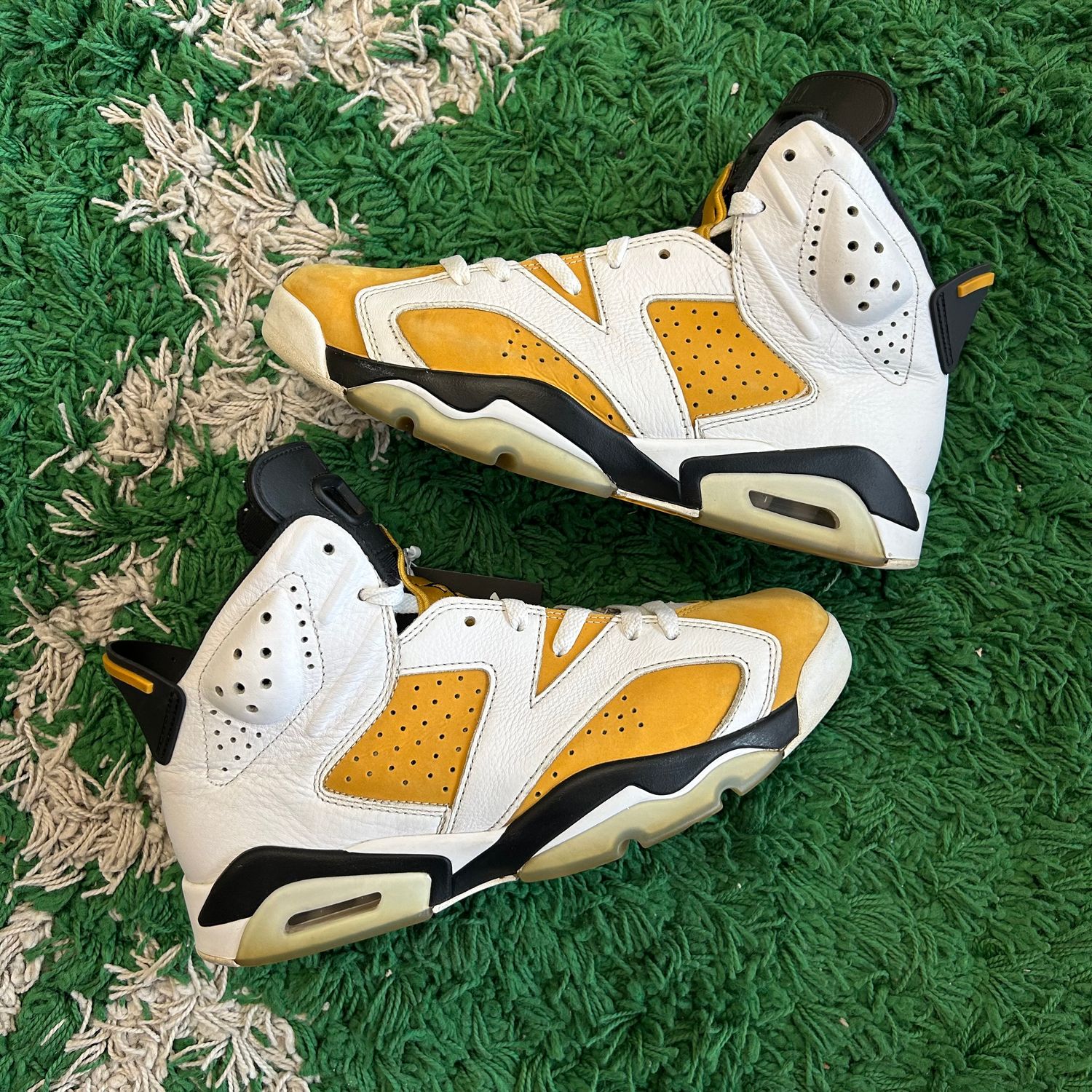 PO NB2 AIR JORDAN 6 YELLOW OCHRE SIZE 9.5