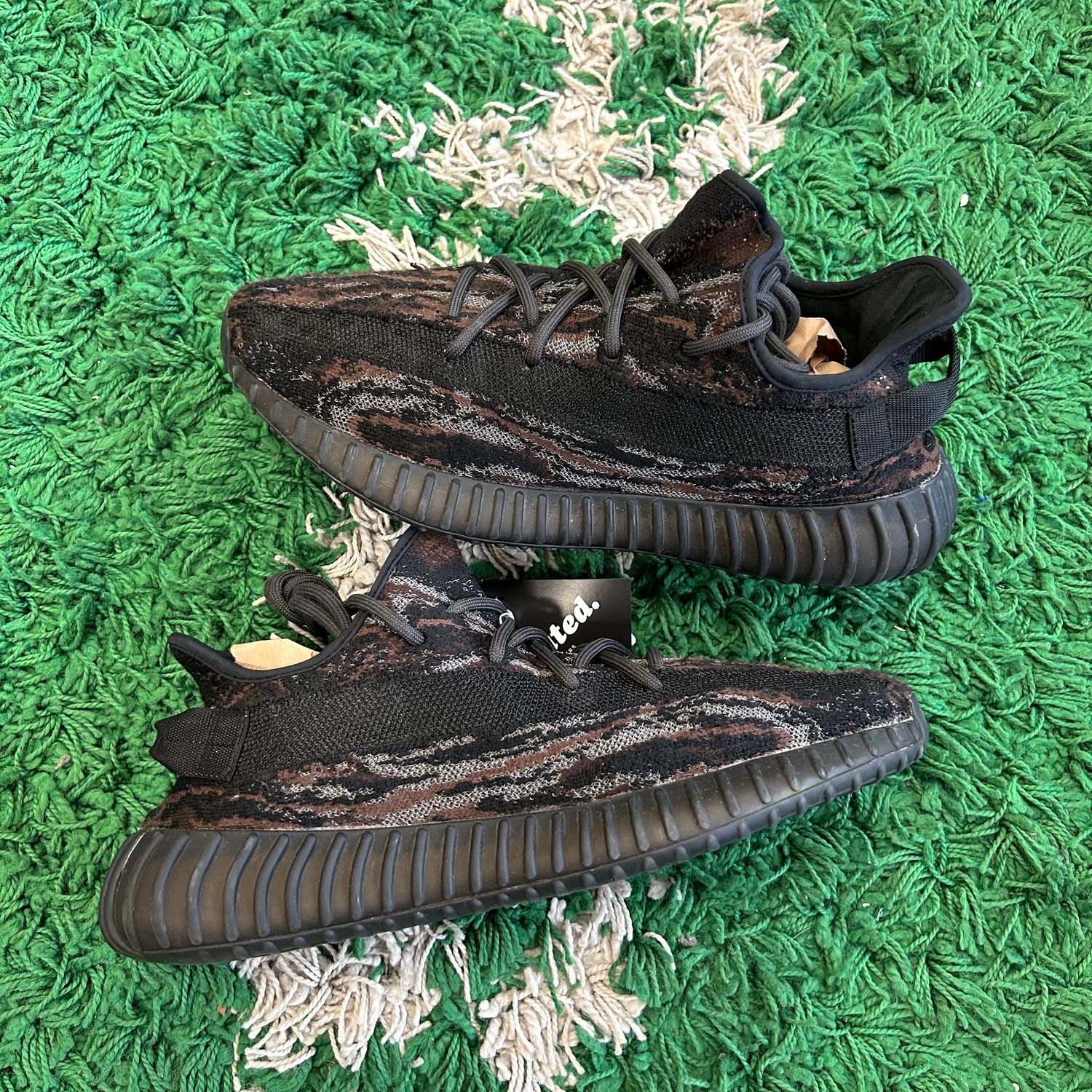 PO NB ADIDAS YEEZY BOOST 350 V2 MX ROCK SIZE 9.5