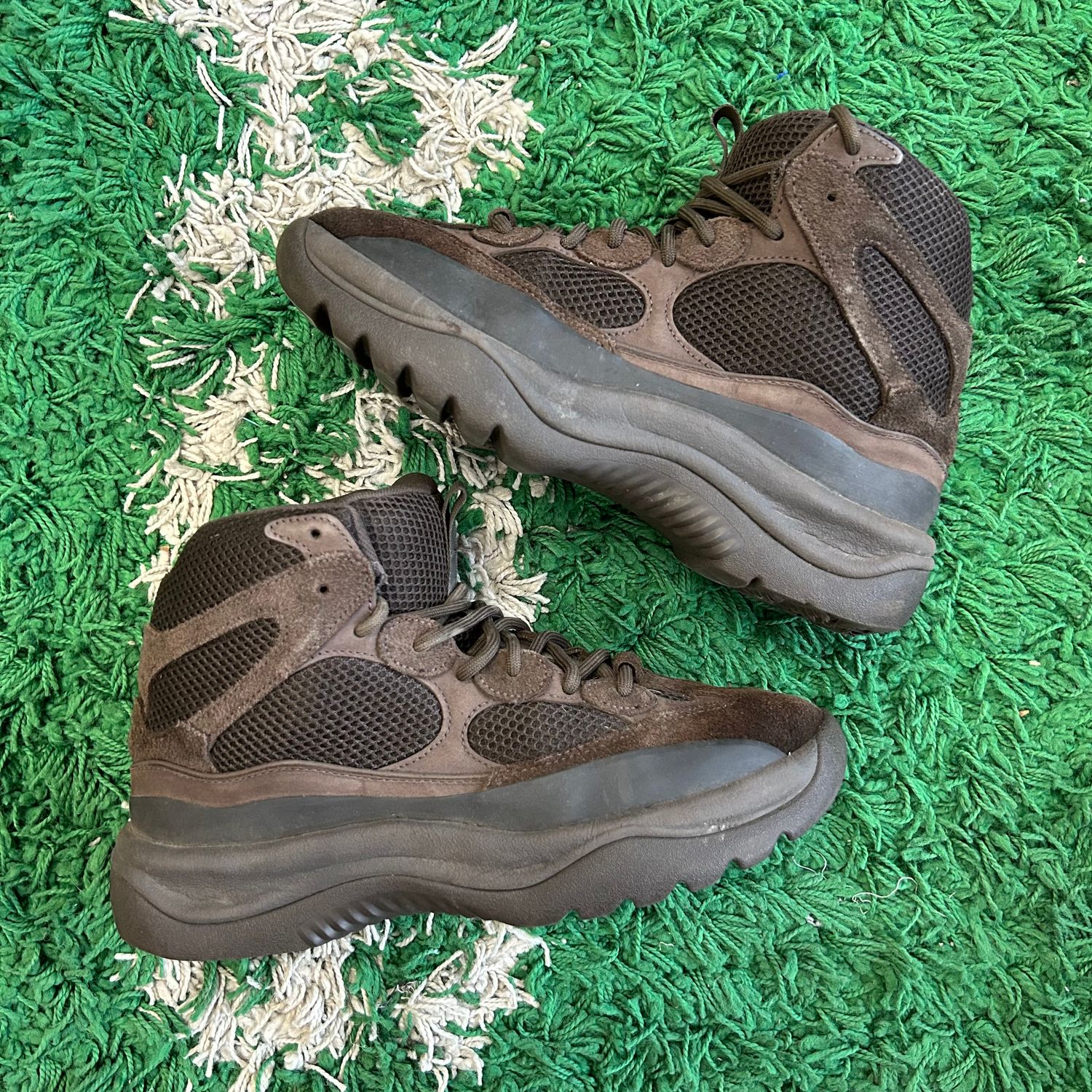 PO NB ADIDAS YEEZY DESERT BOOT OIL SIZE 9