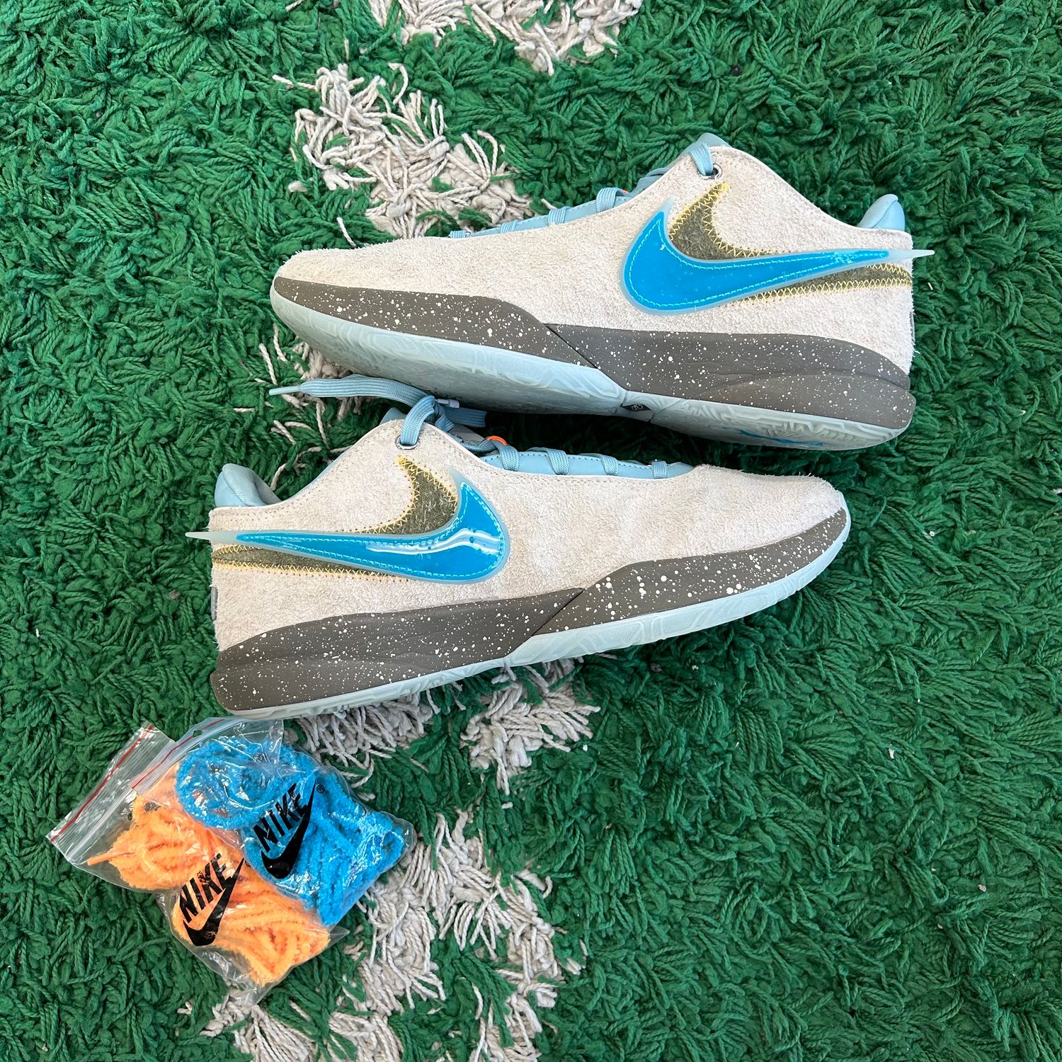 PO NB NIKE LEBRON 20 UNKNWN MESSAGE IN A BOTTLE SIZE 10