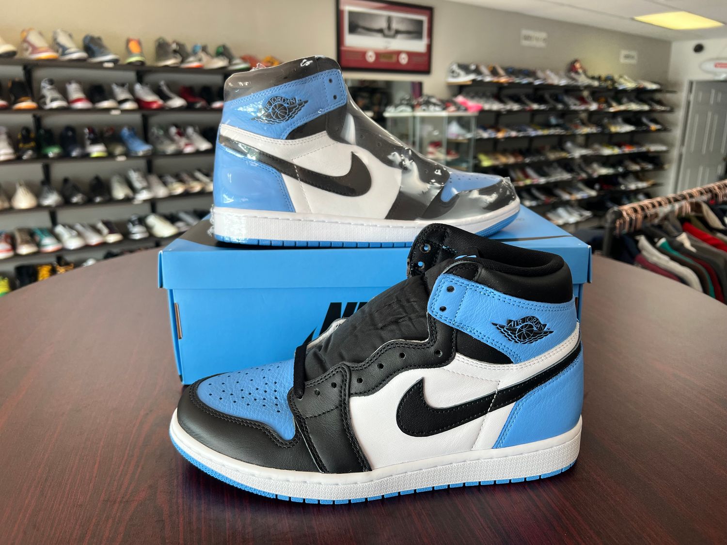 NEW AIR JORDAN 1 UNC TOE