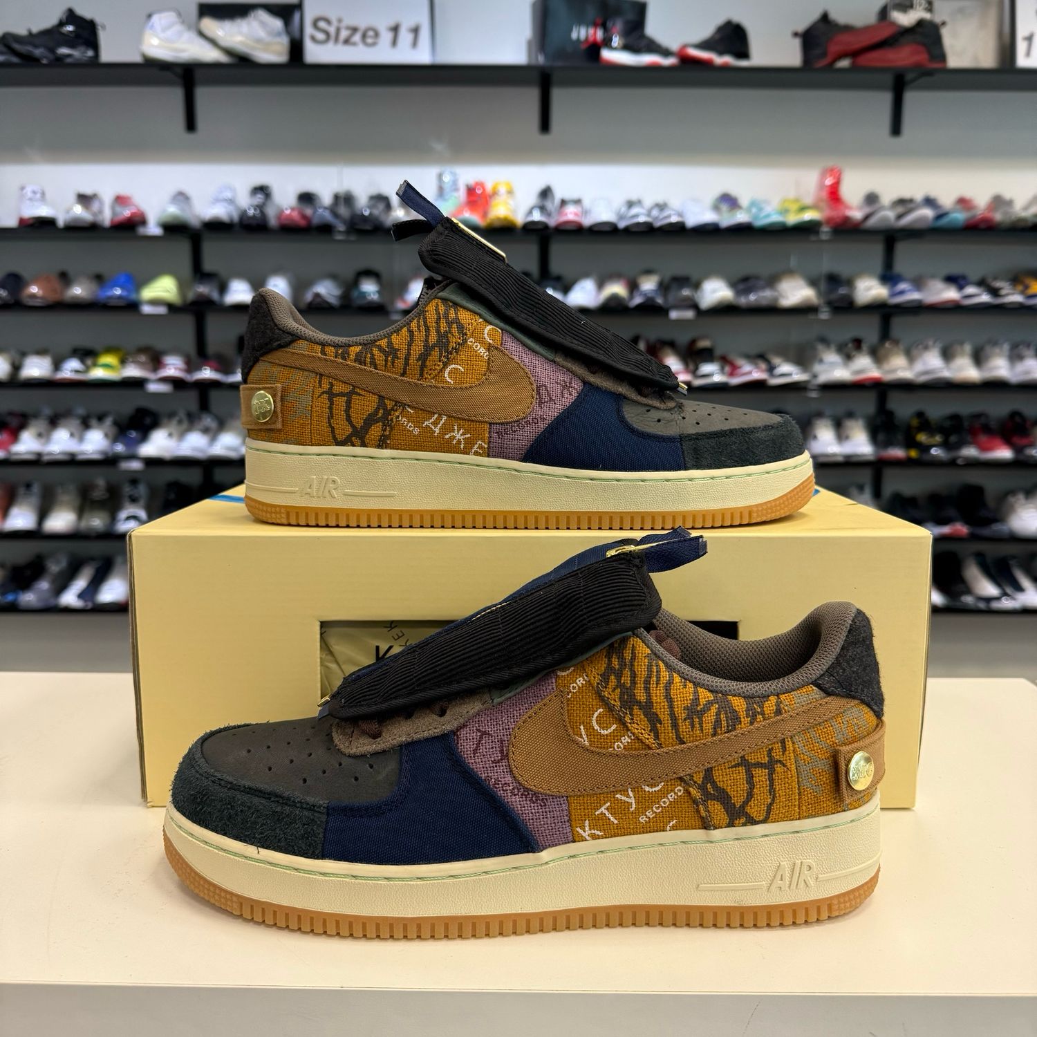 NEW NIKE AIR FORCE 1 LOW TRAVIS SCOTT CACTUS JACK