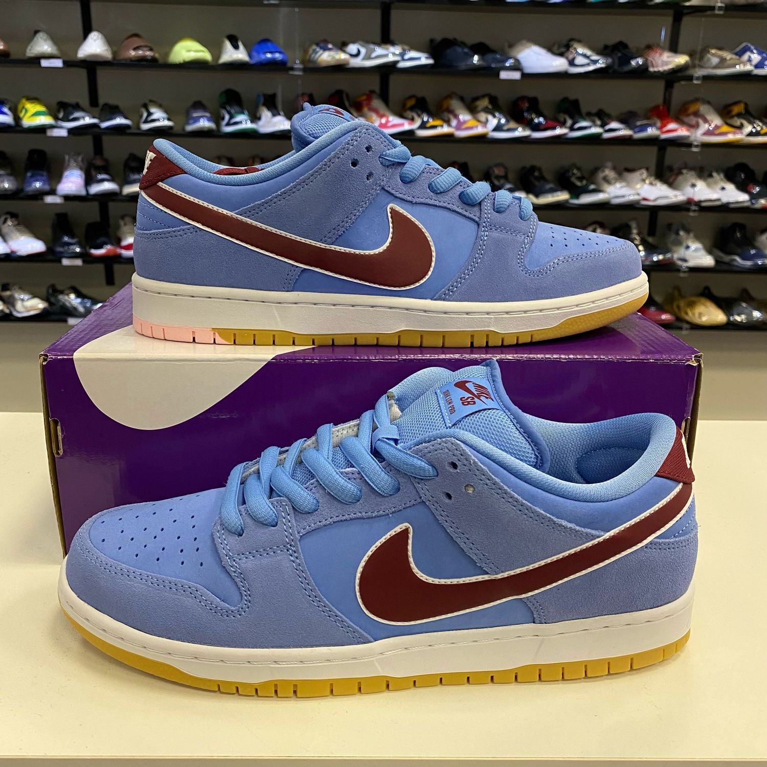 NEW NIKE SB DUNK LOW PHILADELPHIA PHILLIES