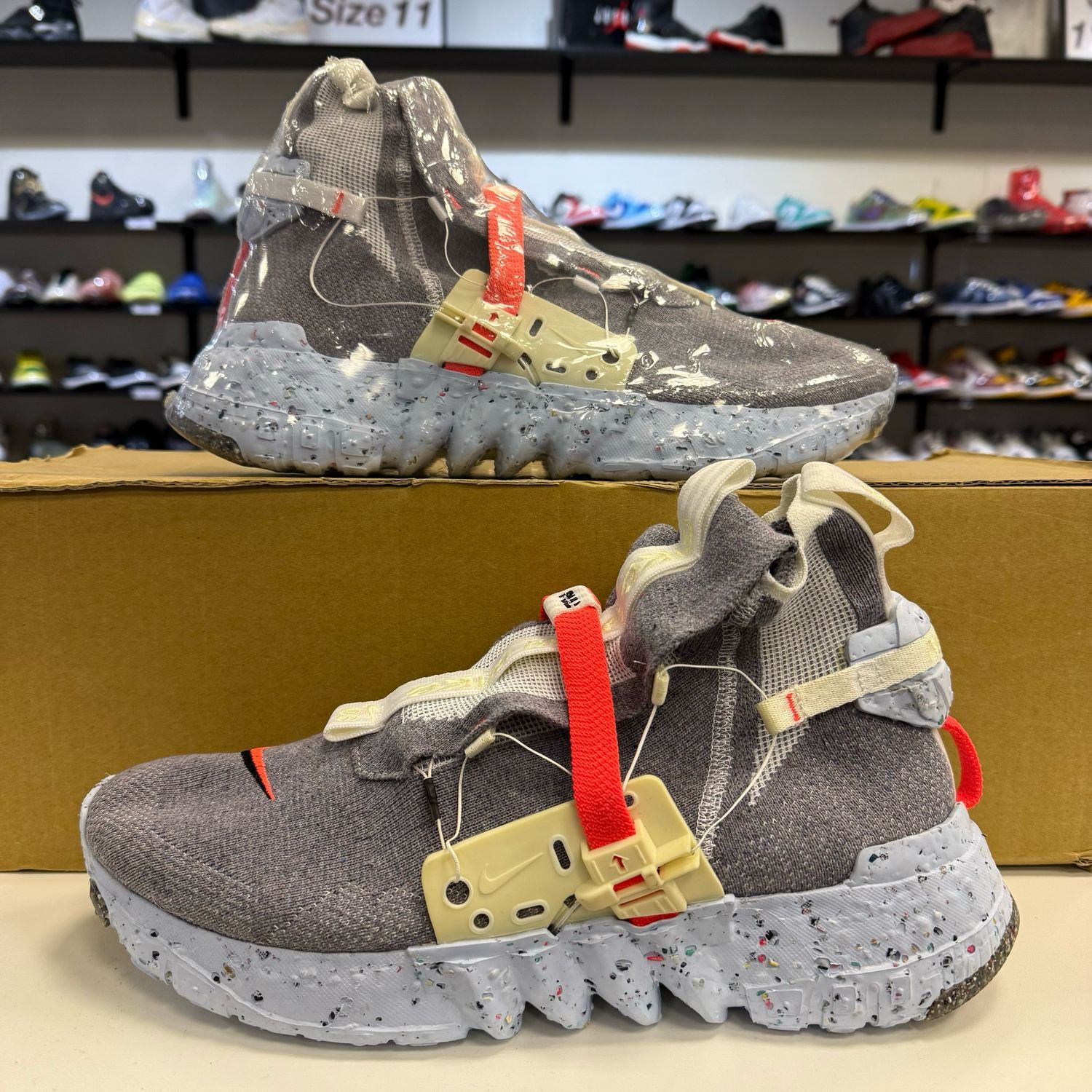 NEW NIKE SPACE HIPPIE 03 VAST GREY HYPER CRIMSON