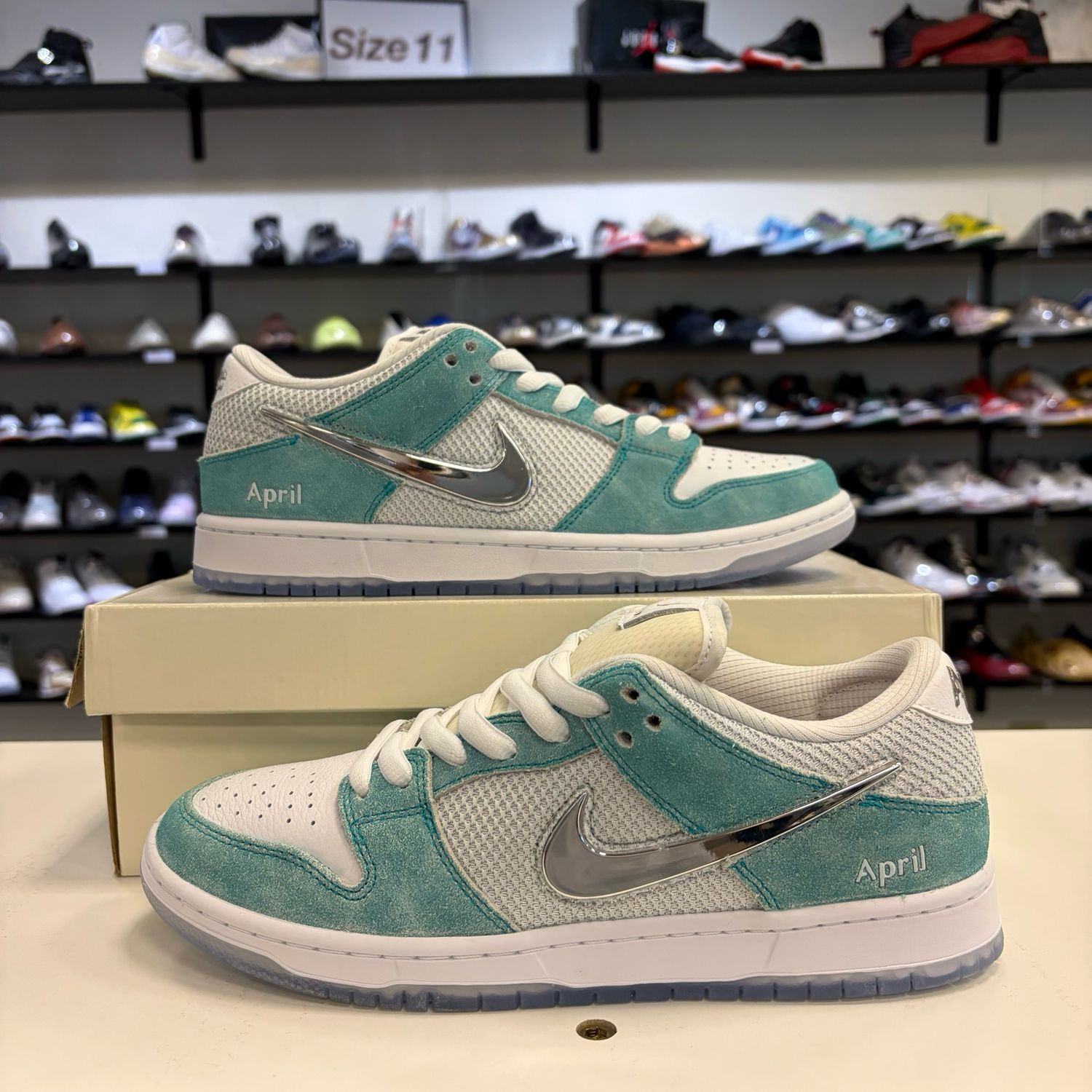 NEW NIKE SB DUNK LOW APRIL SKATEBOARDS
