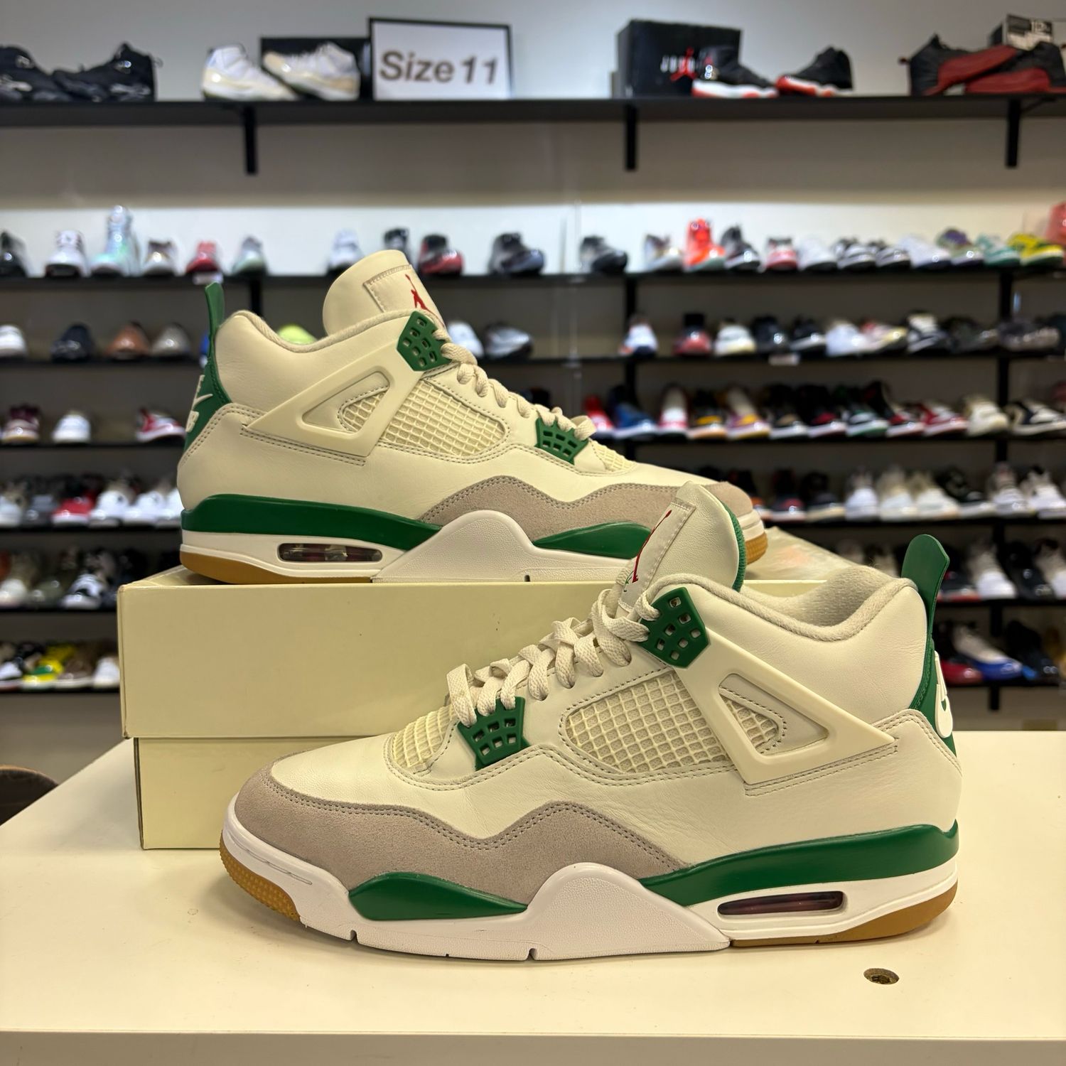 PO2 AIR JORDAN 4 RETRO SB PINE GREEN SIZE 11