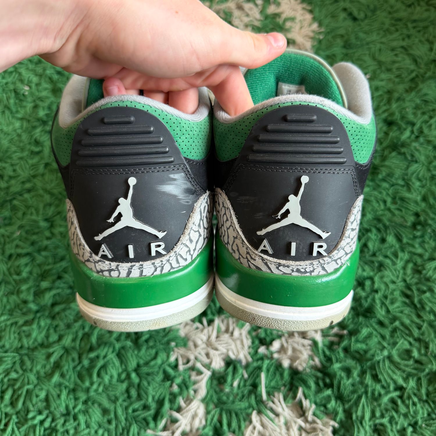 PO NB AIR JORDAN 3 PINE GREEN SX SIZE 13