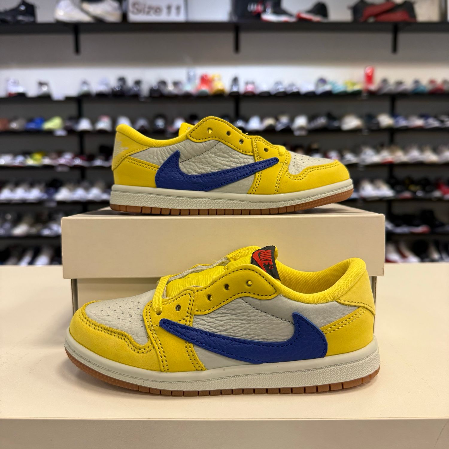 NEW AIR JORDAN 1 RETRO LOW OG SP TRAVIS SCOTT CANARY (TD)