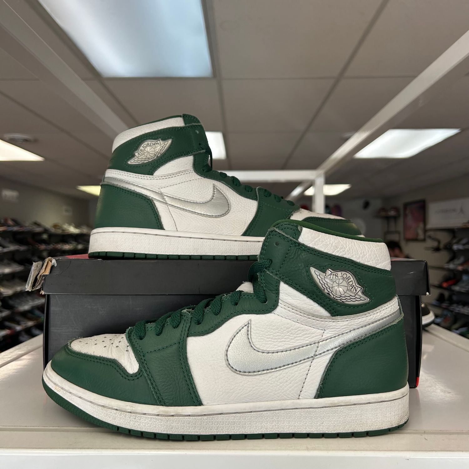 PO AIR JORDAN 1 GORGE GREEN SIZE 9