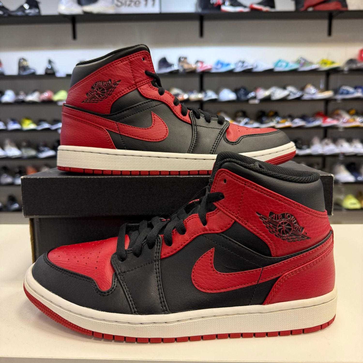 PO AIR JORDAN 1 MID BANNED SIZE 8.5 (EBAY)