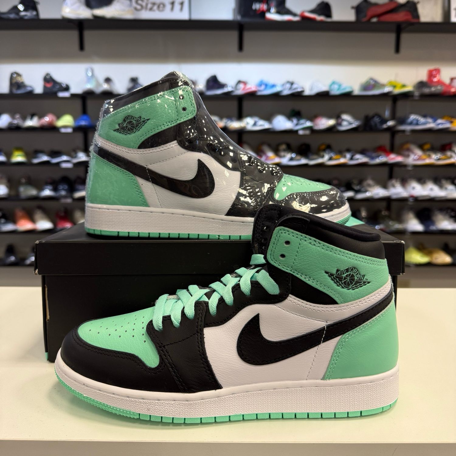 NEW AIR JORDAN 1 RETRO HIGH OG GREEN GLOW (GS)