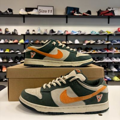 PO NB NIKE SB DUNK LOW EIRE SIZE 10.5