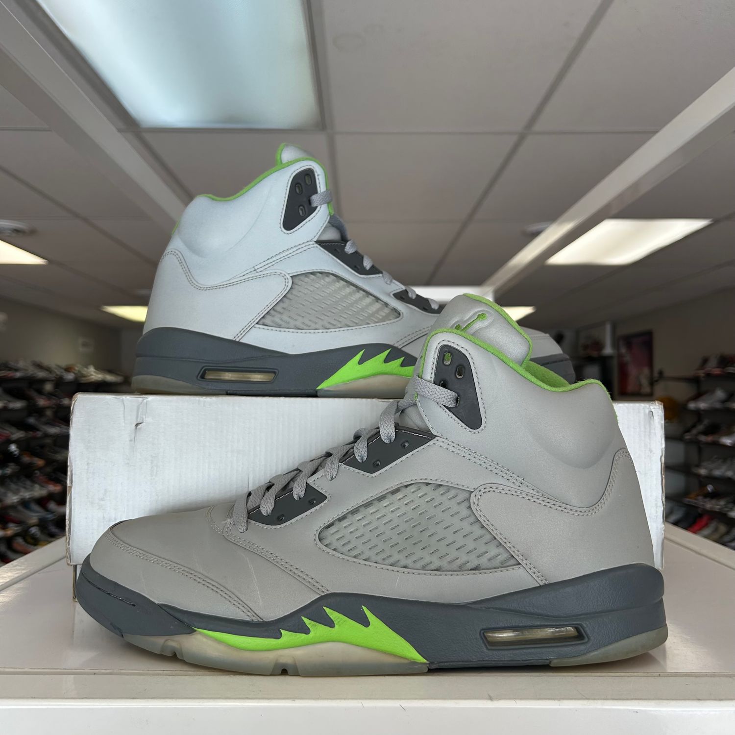 PO AIR JORDAN 5 GREEN BEAN SIZE 13