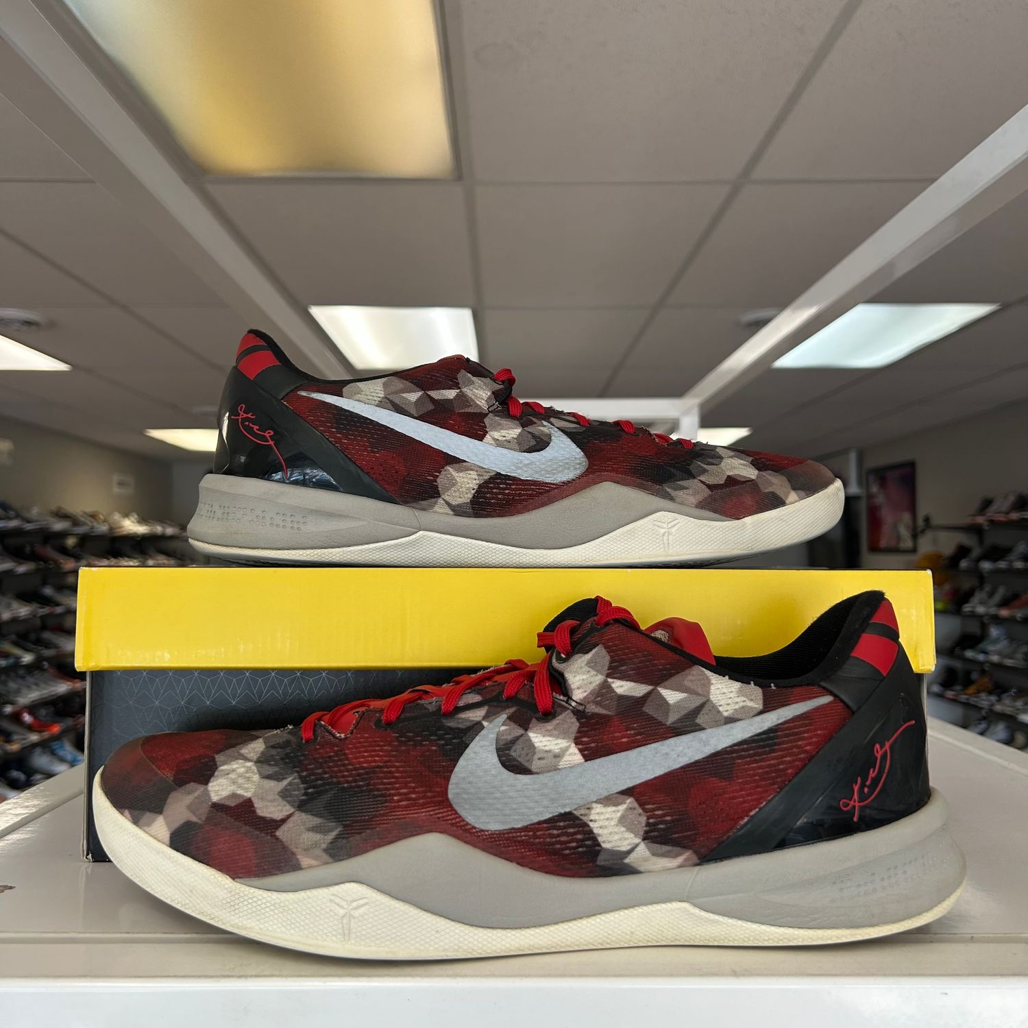 PO NIKE KOBE 8 MILK SNAKE SIZE 12