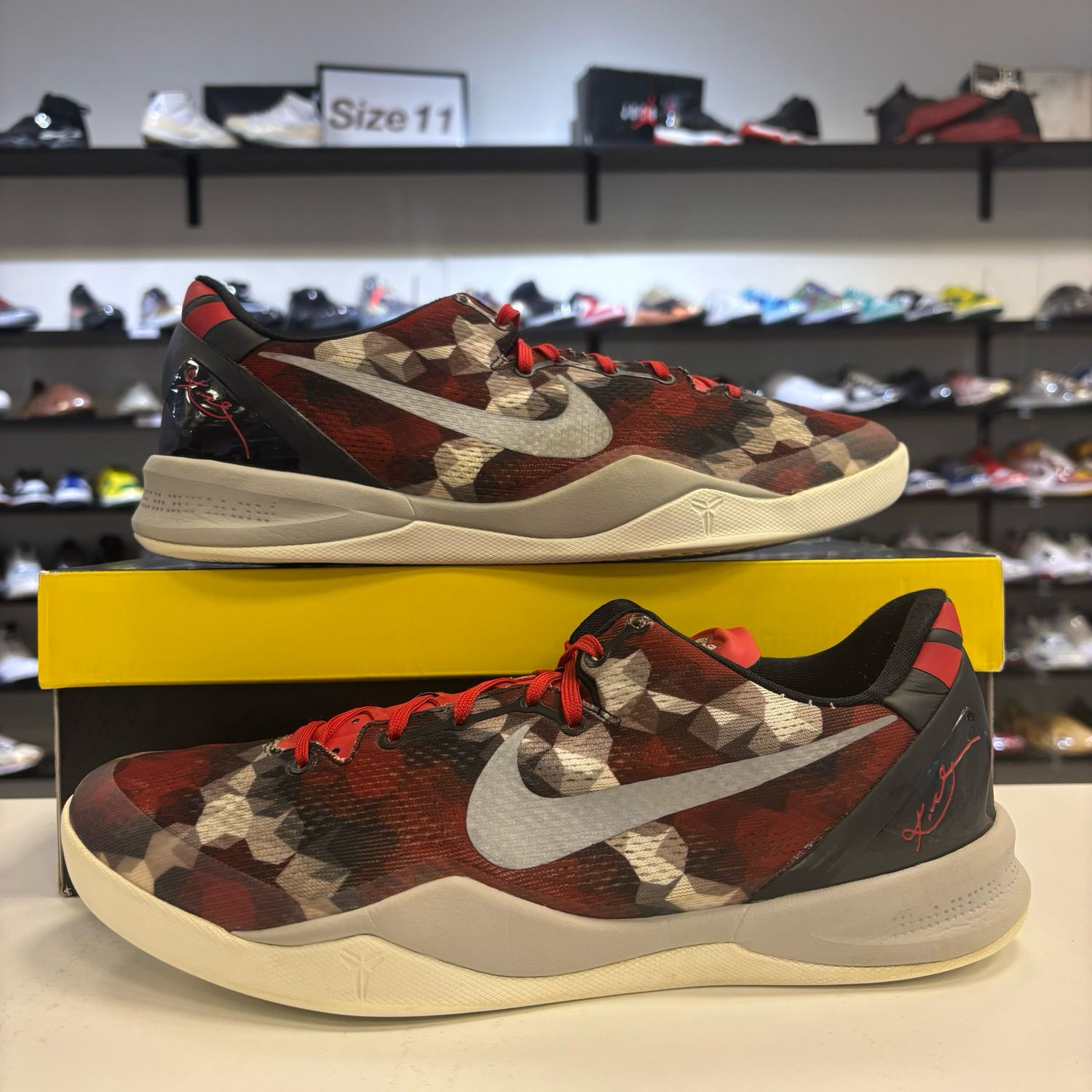 PO NIKE KOBE 8 MILK SNAKE SIZE 12