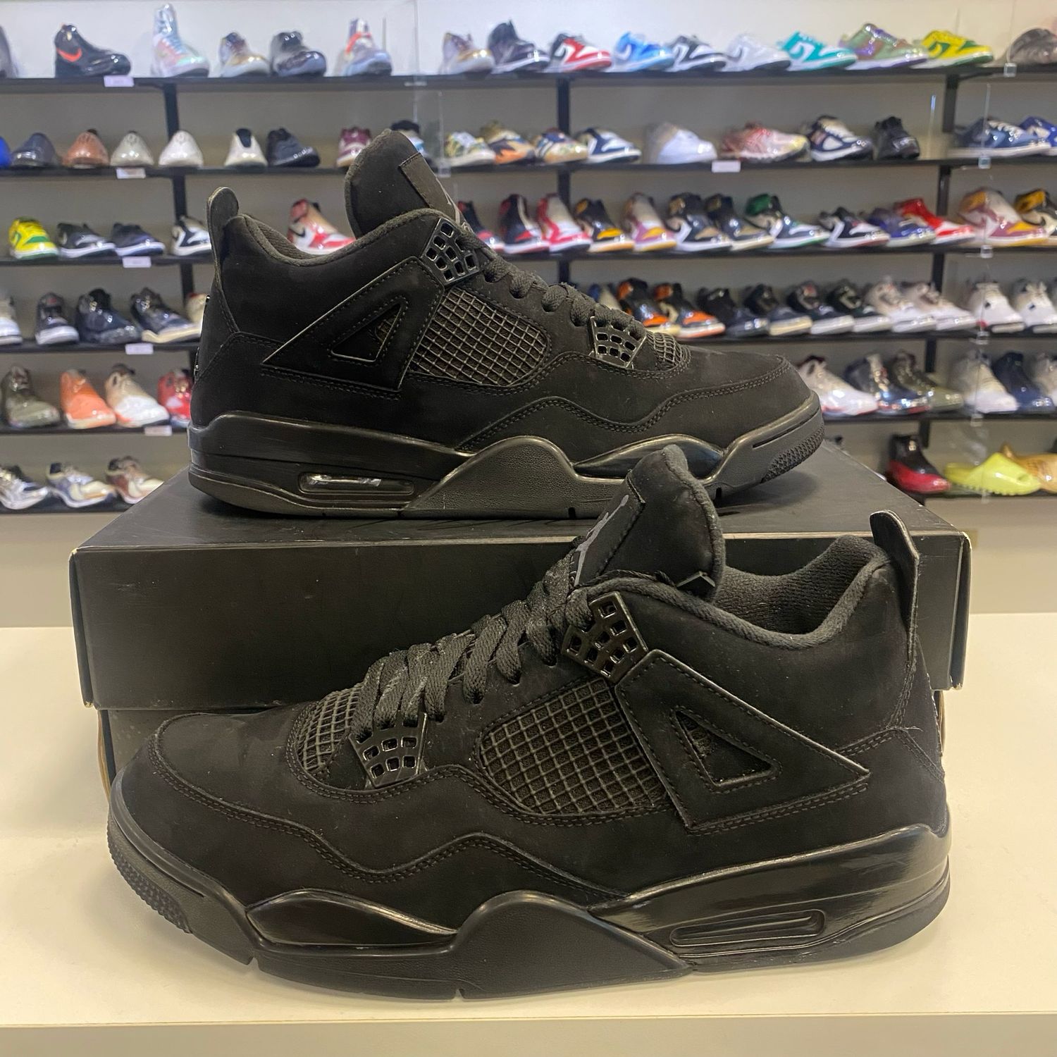 PO AIR JORDAN 4 BLACK CAT (2020) *DAMAGED BOX* SIZE 11.5