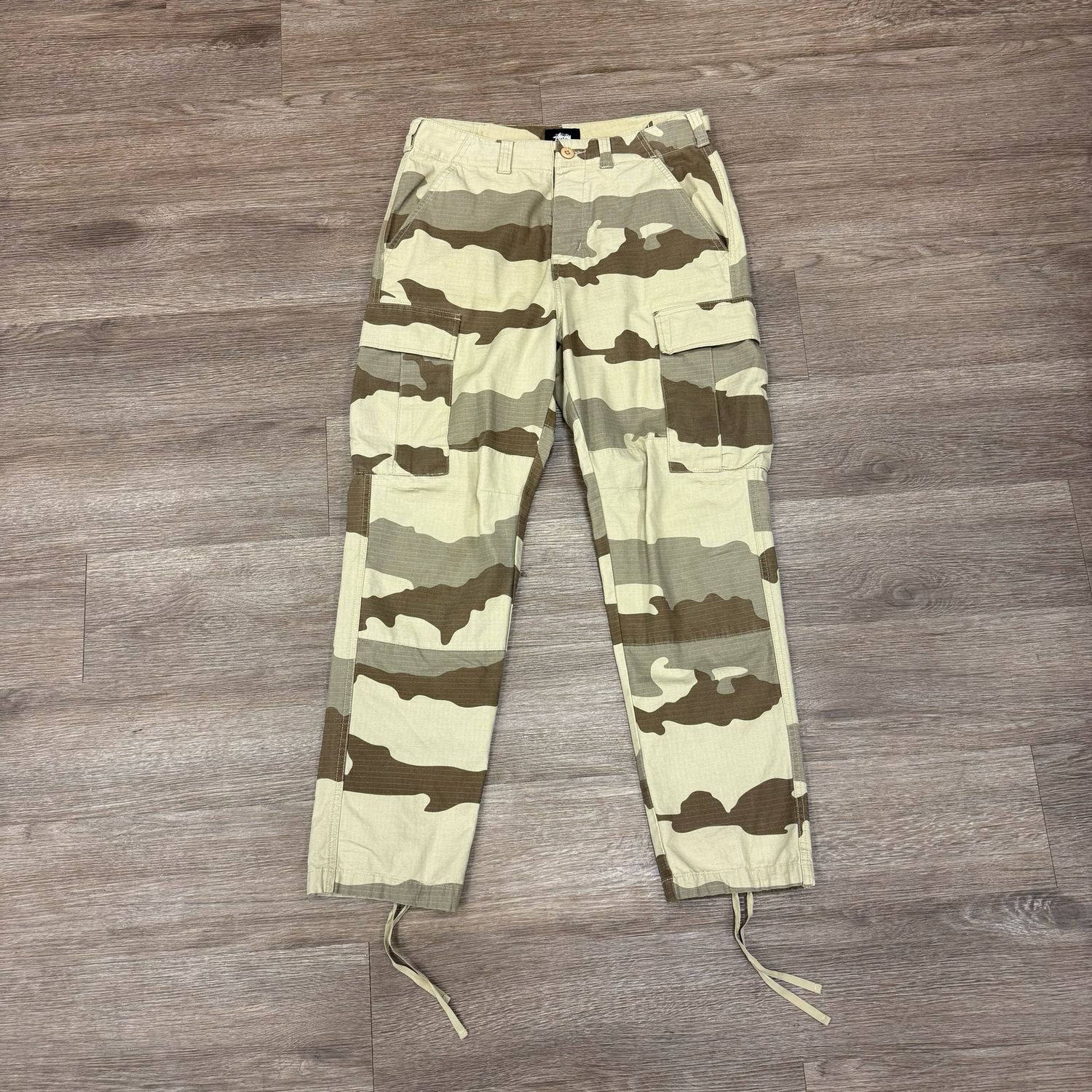 PO STUSSY CARGO PANTS BEIGE CAMO SIZE 28