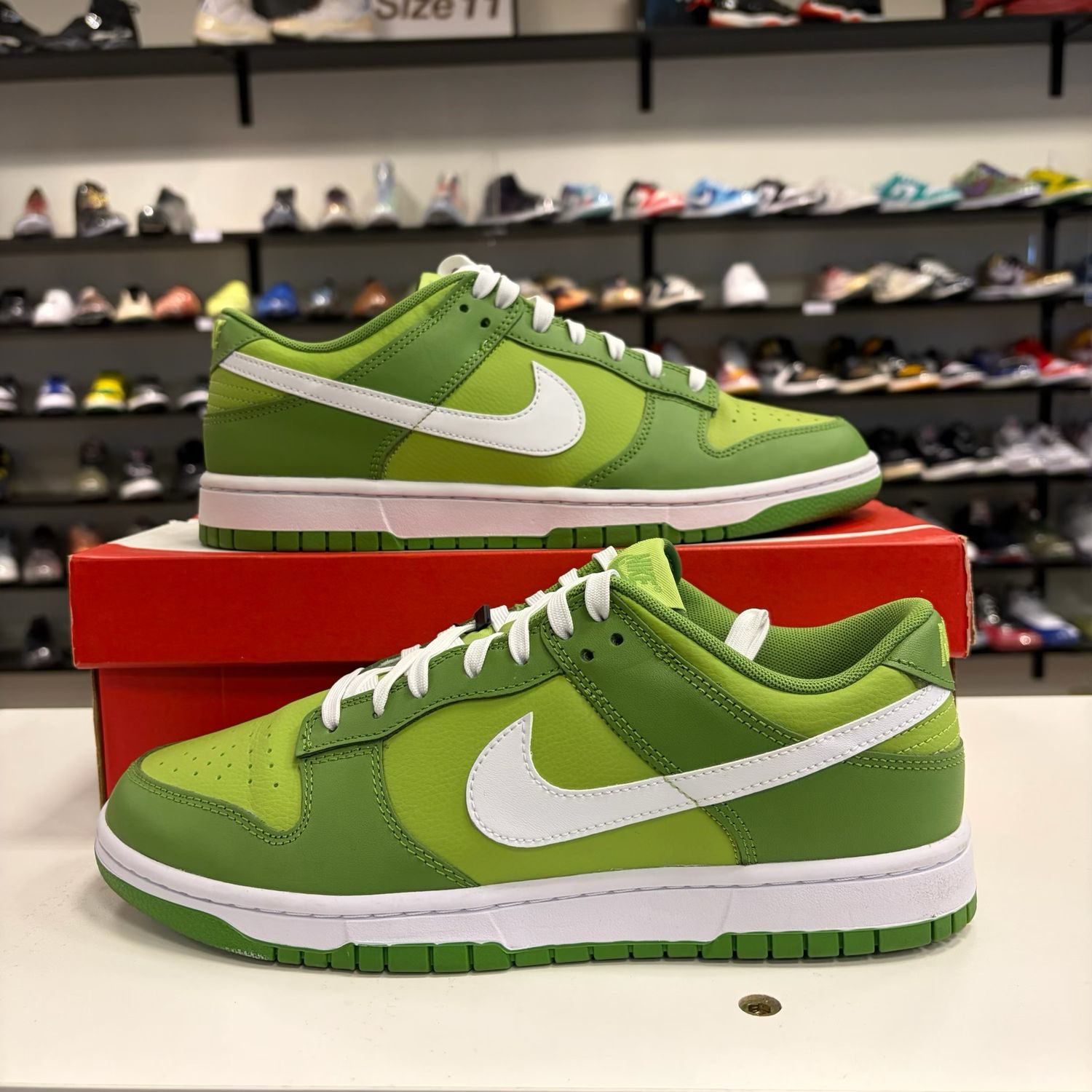 PO NB NIKE DUNK LOW CHLOROPHYLL SIZE 10.5