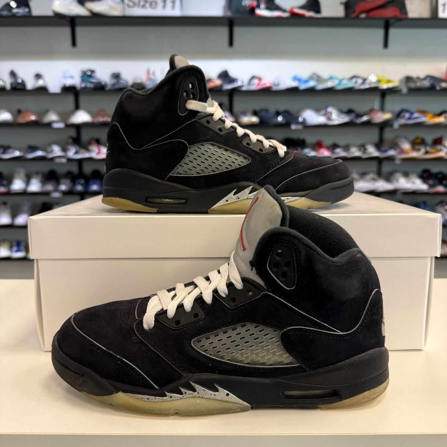 PO NB (NO INSOLES) AIR JORDAN 5 BLACK METALLIC REIMAGINED SIZE 6Y