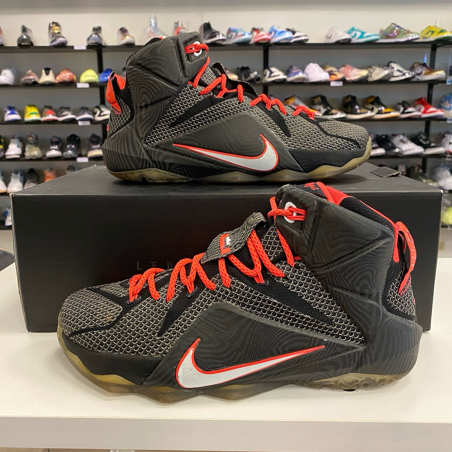 PO NIKE LEBRON 12 COURT VISION SIZE 9