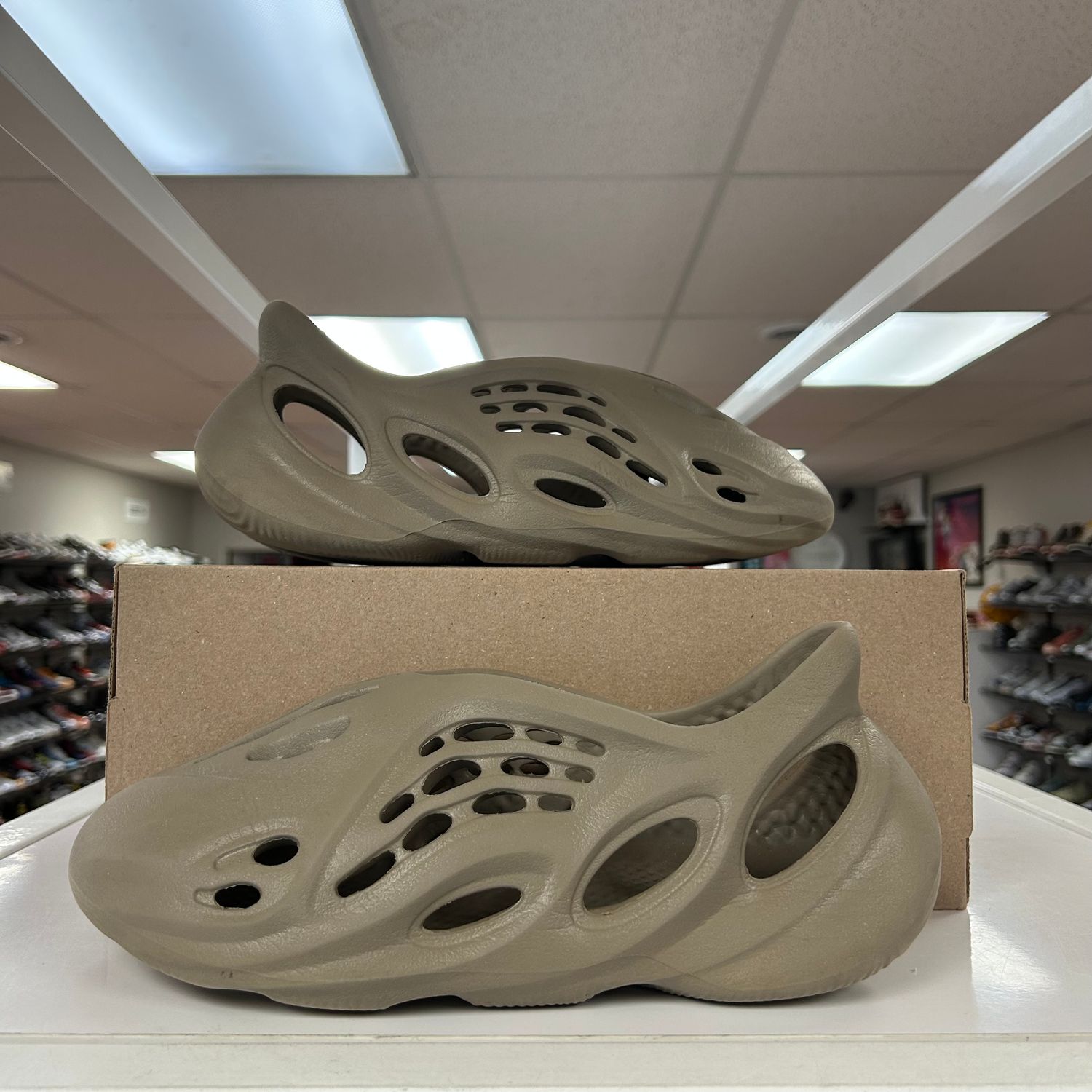 PO4 ADIDAS YEEZY FOAM RUNNER STONE TAUPE SIZE 11