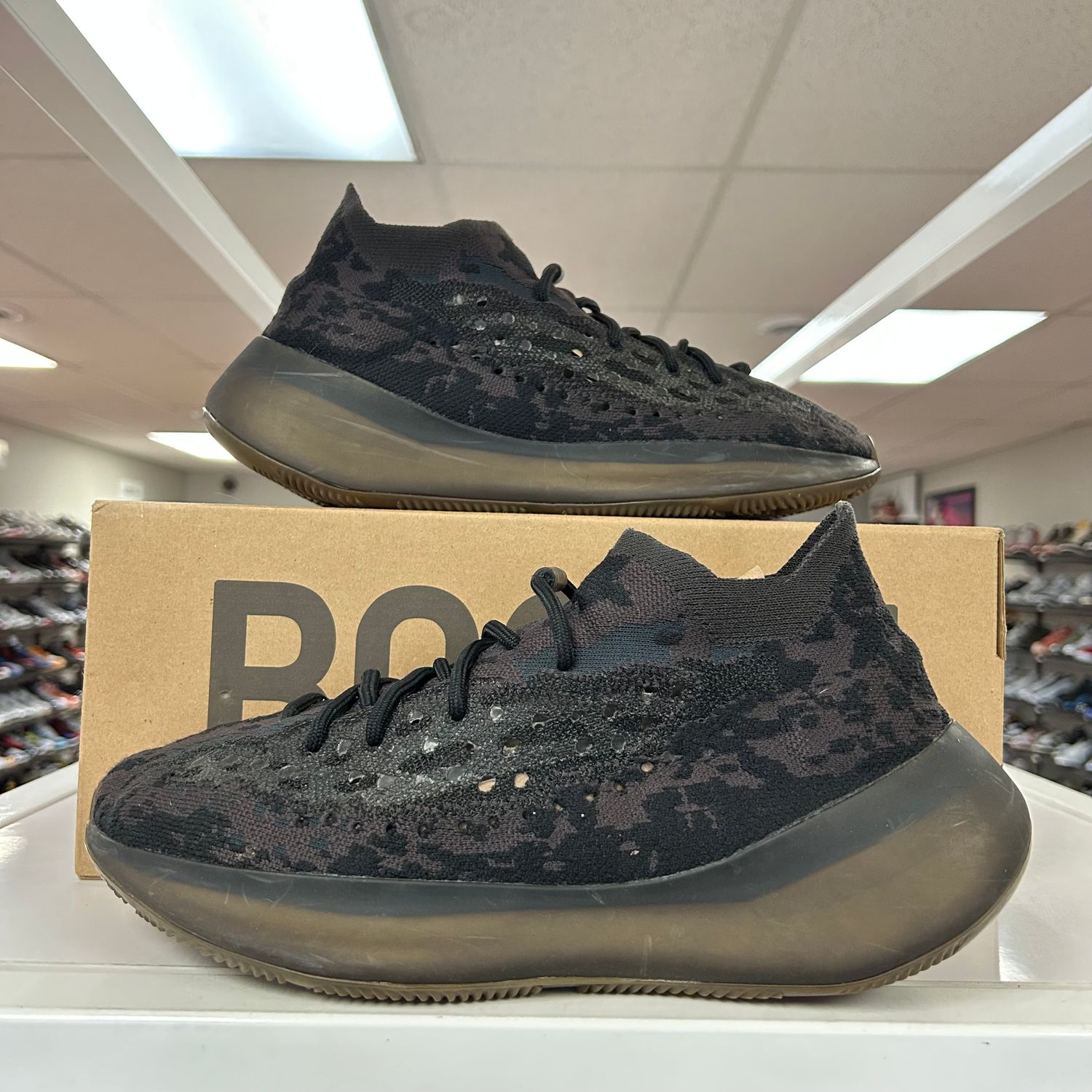 PO ADIDAS YEEZY 380 ONYX SIZE 10.5