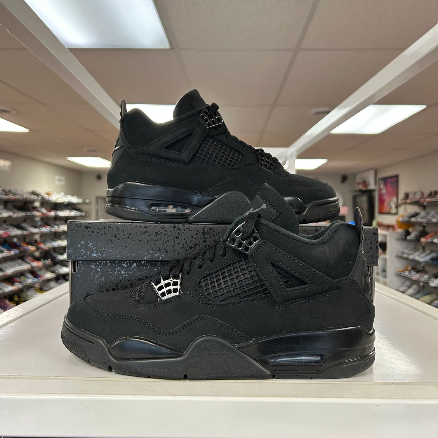 PO AIR JORDAN 4 BLACK CAT (2025) SIZE 9