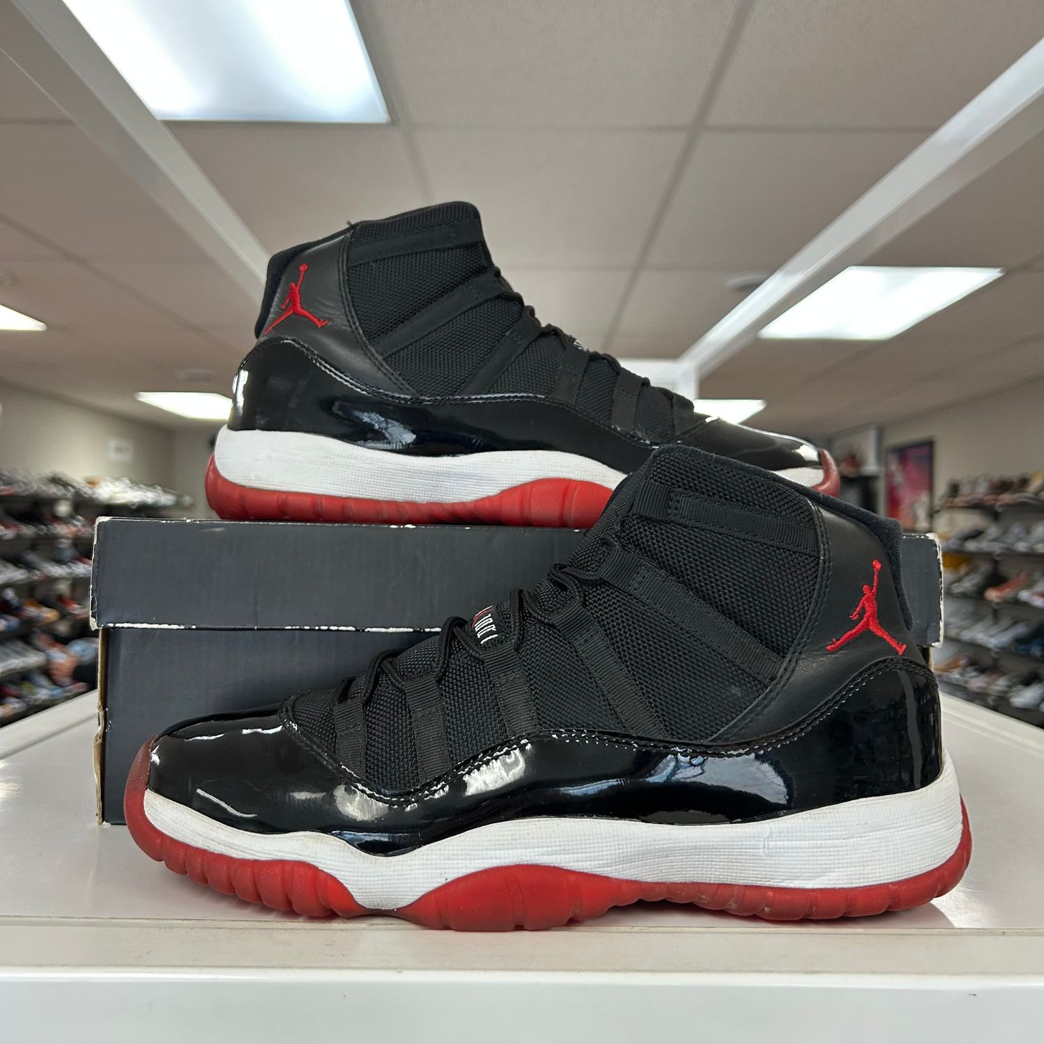 PO AIR JORDAN 11 PLAYOFF BRED (2012) SIZE 7Y