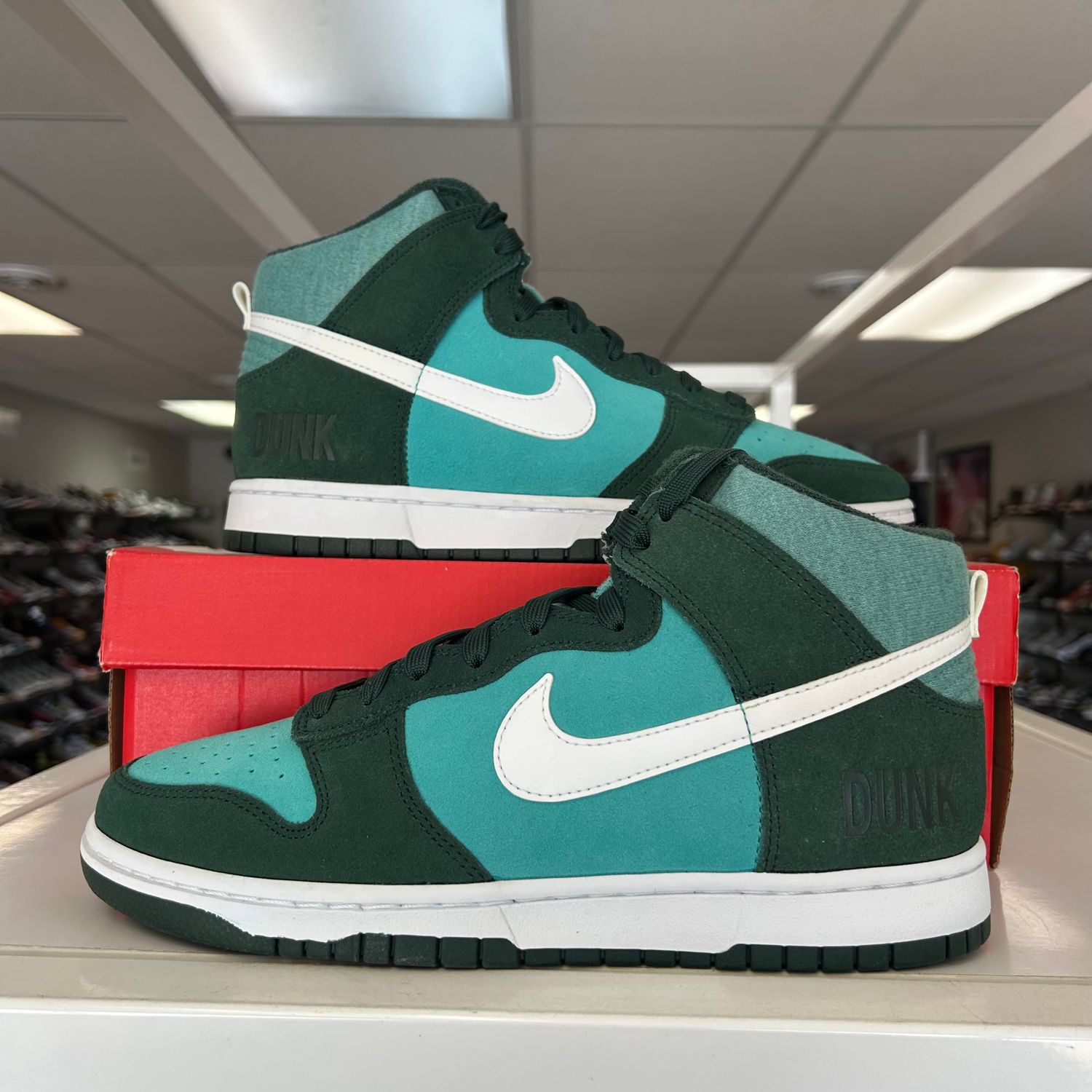 PO NIKE DUNK HIGH RETRO SE ATHLETIC CLUB PRO GREEN EB SIZE 9