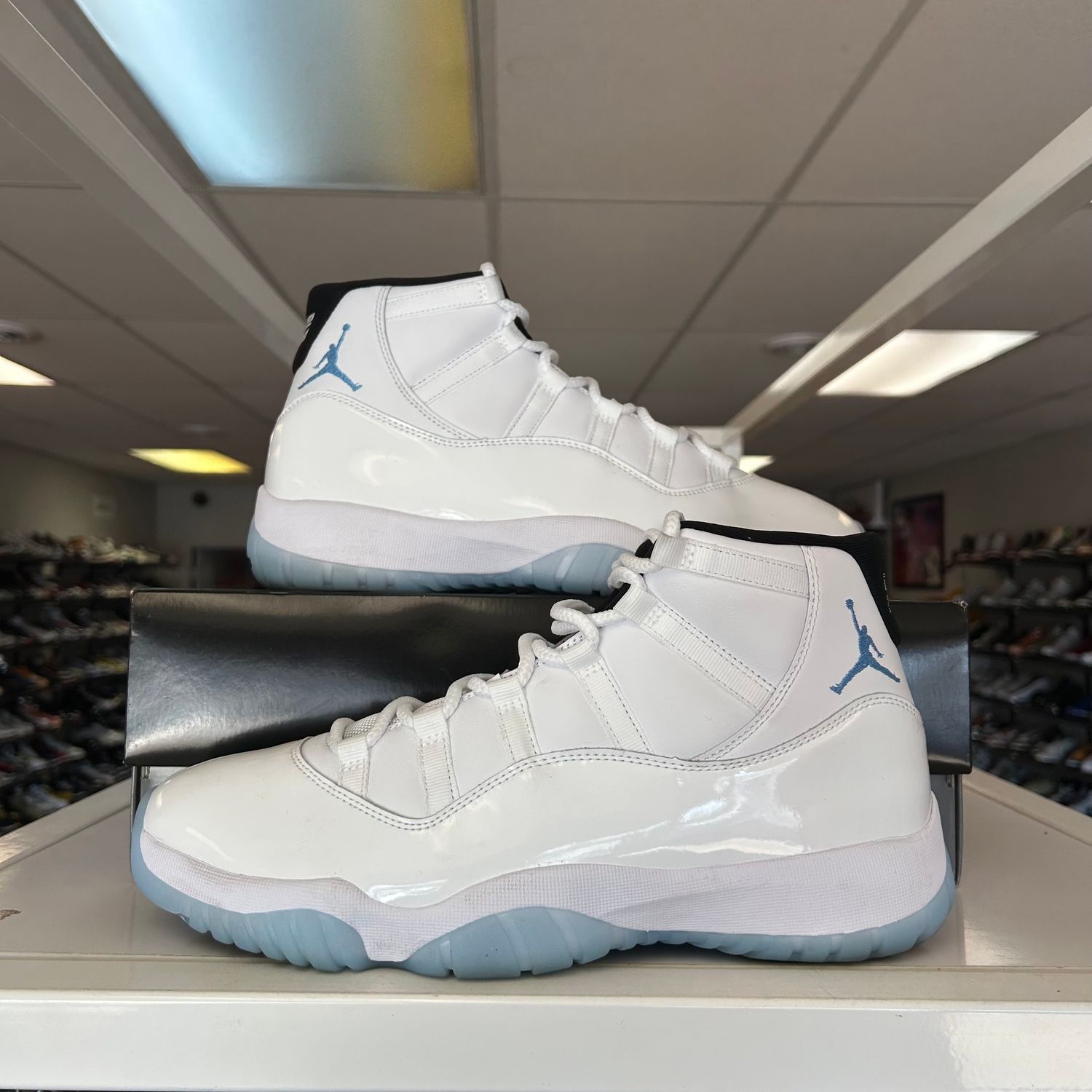 PO4 AIR JORDAN 11 LEGEND BLUE SIZE 11.5