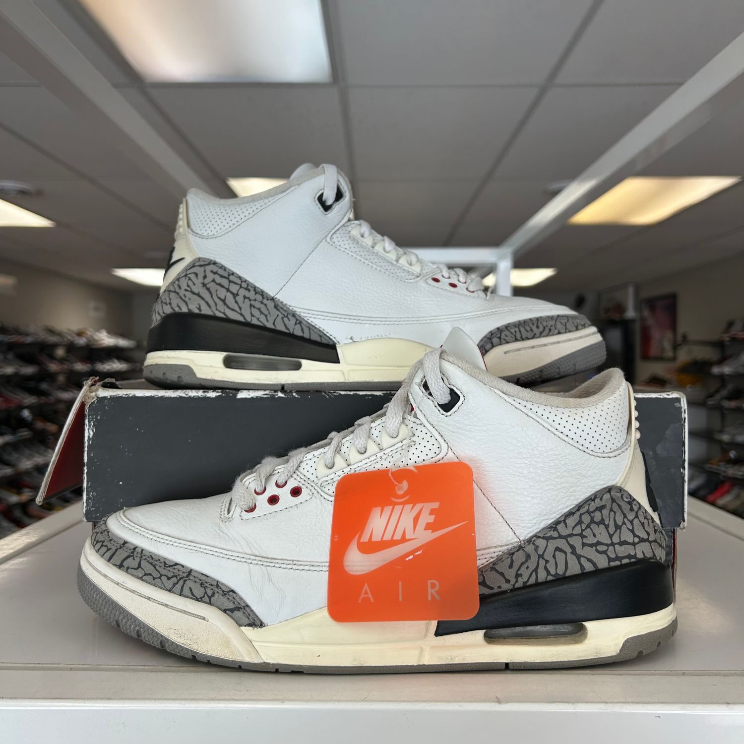 PO5 AIR JORDAN 3 WHITE CEMENT REIMAGINED SIZE 10