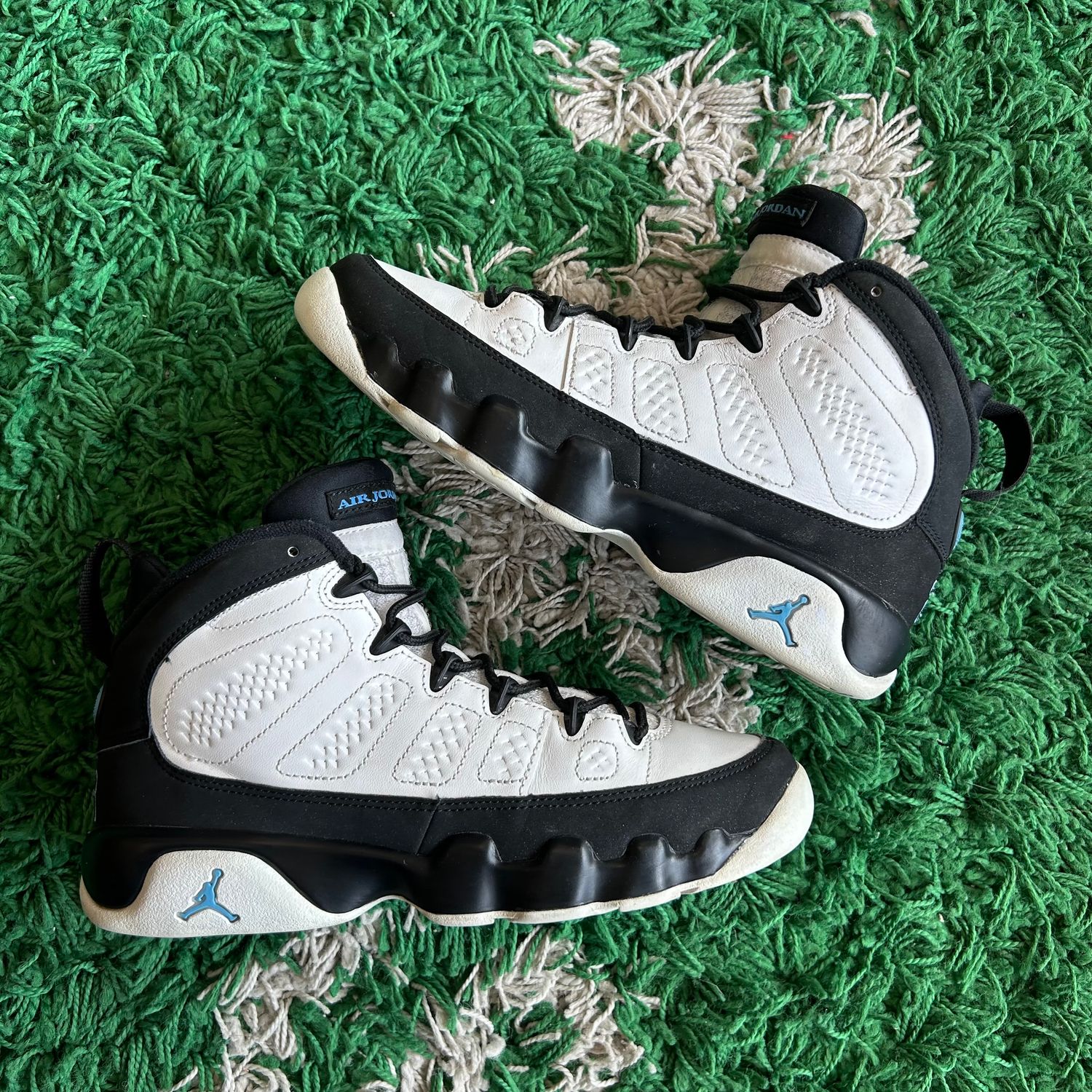 PO NB AIR JORDAN 9 UNIVERSITY BLUE Sx SIZE 6.5Y