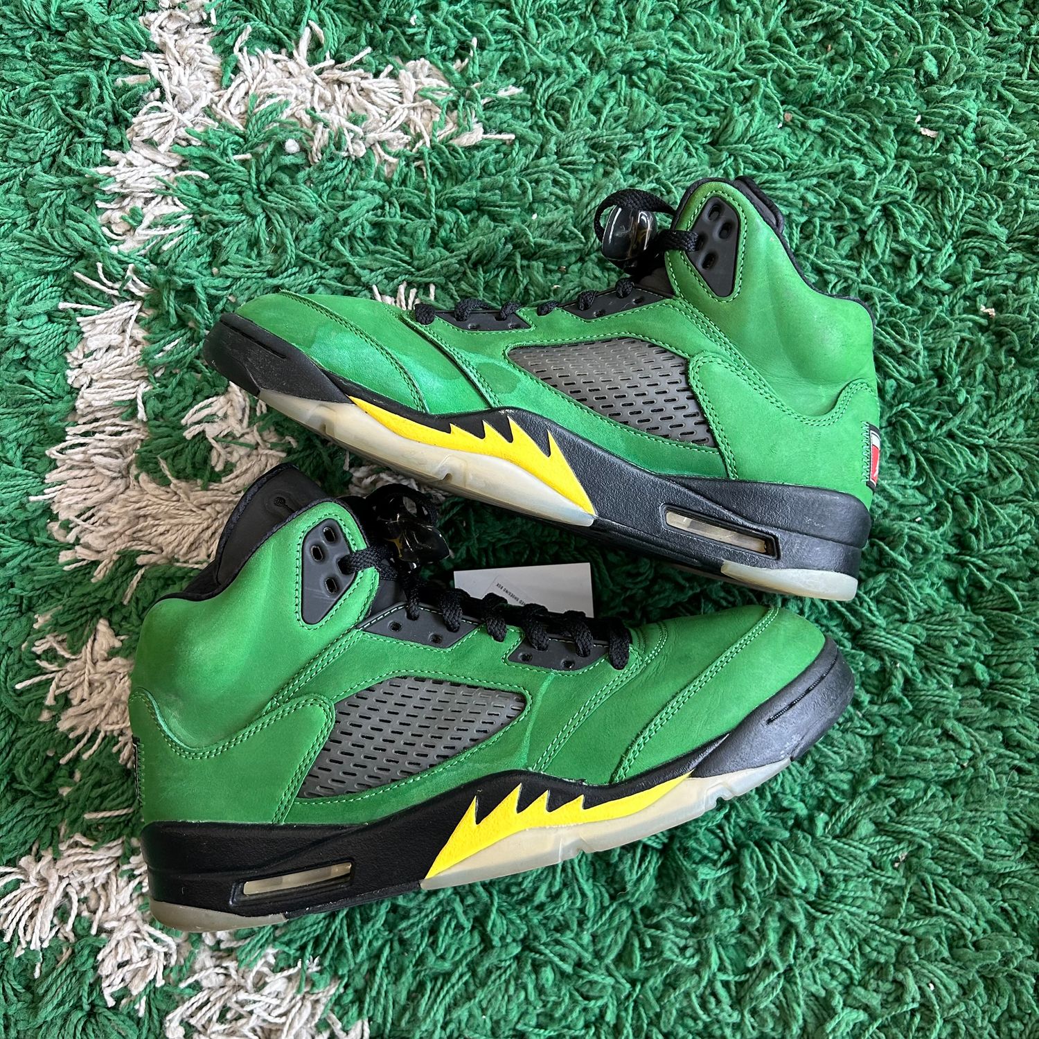 PO NB AIR JORDAN 5 SE OREGON SIZE 10