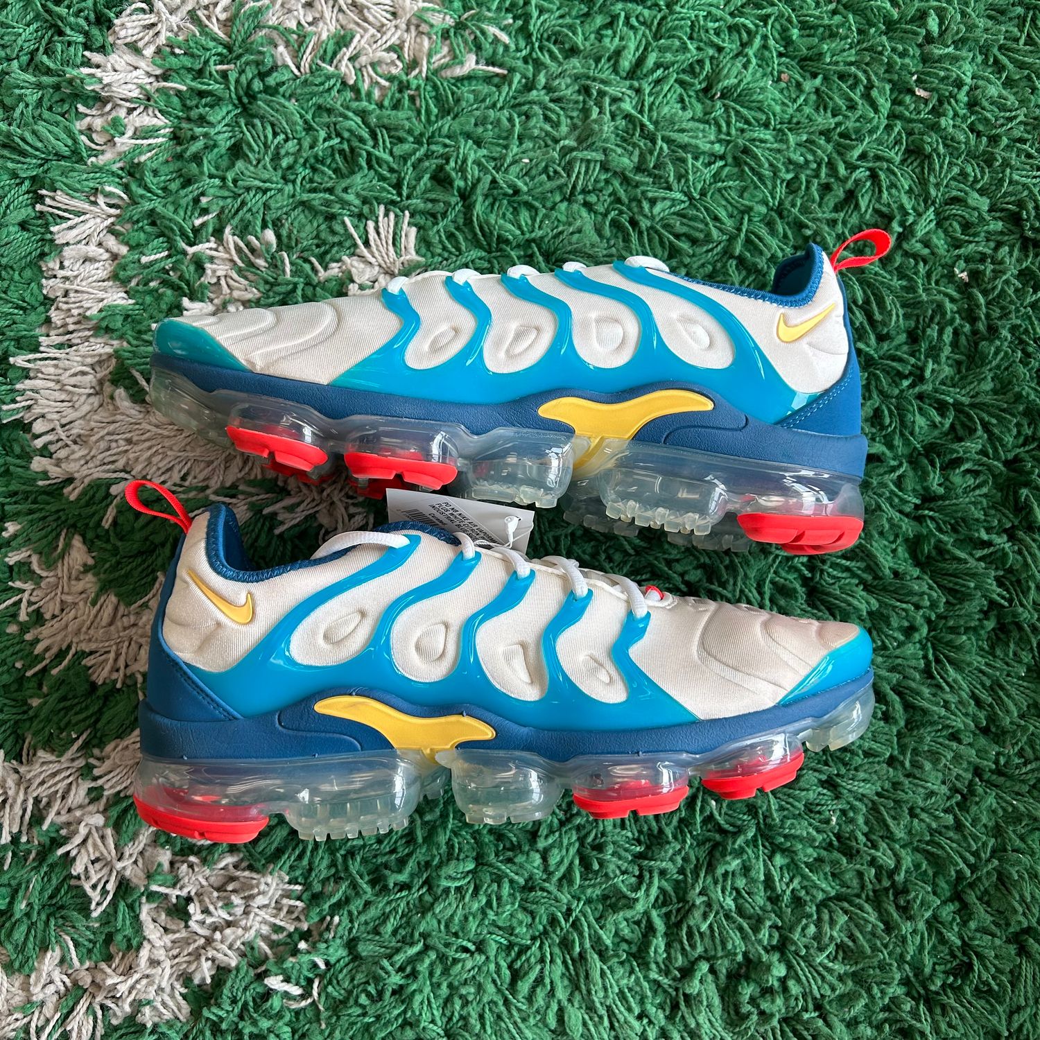 PO NB NIKE AIR VAPORMAX PLUS WHITE CITRON PULSE INDUSTRIAL BLUE SIZE 12