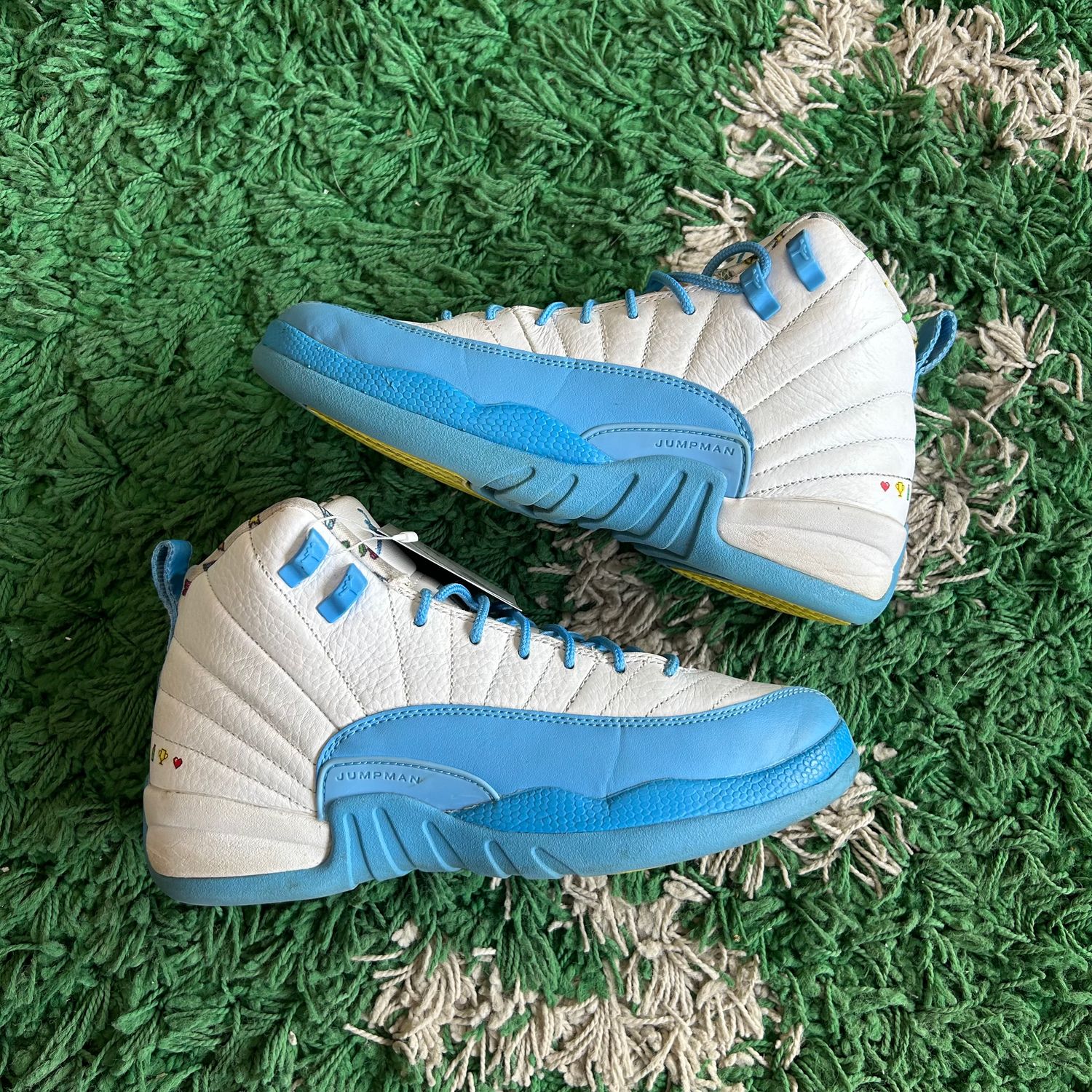 PO NB AIR JORDAN 12 EMOJI SIZE 7Y
