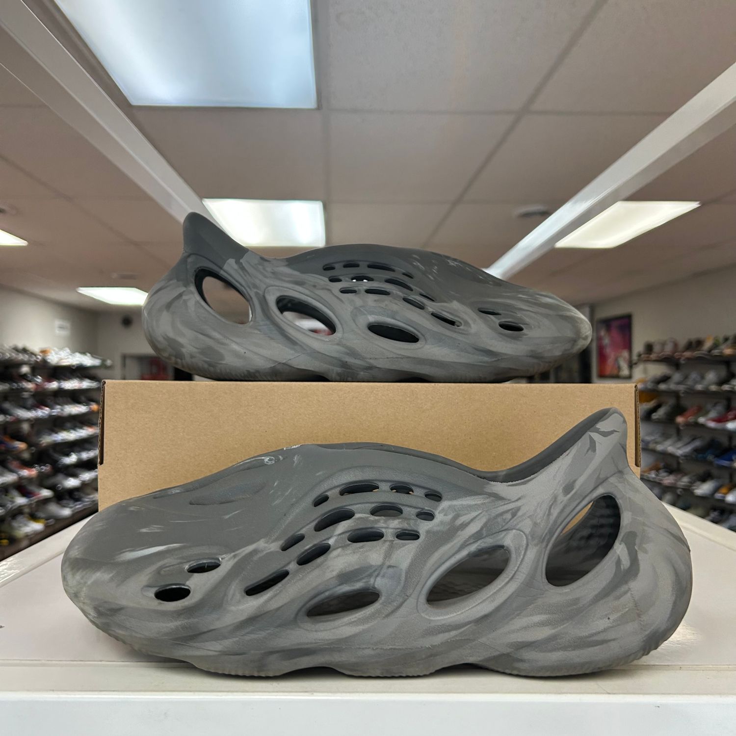 PO2 ADIDAS YEEZY FOAM RNR MX GRANITE SIZE 12