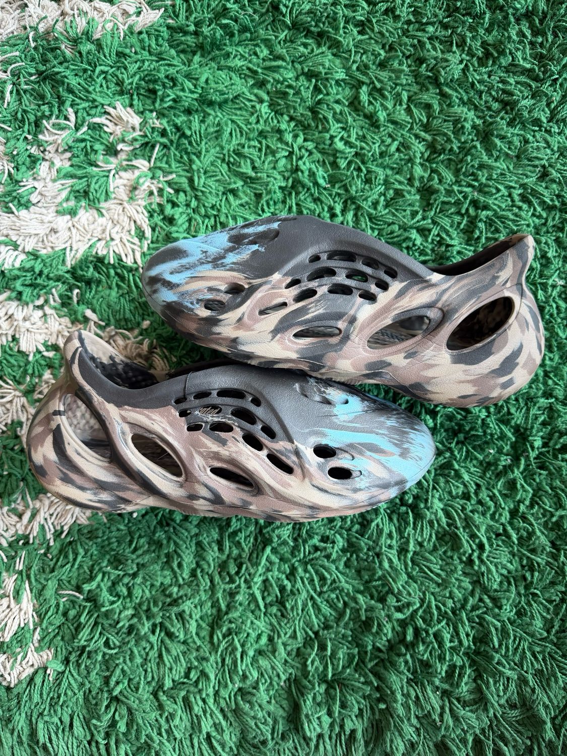 PO NB2 ADIDAS YEEZY FOAM RUNNER MX CINDER SIZE 10