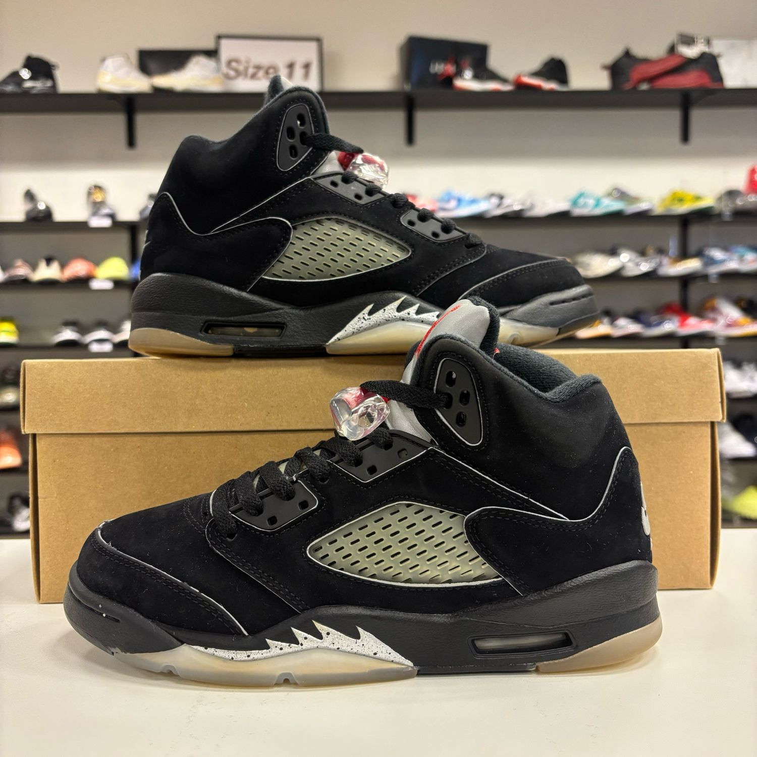PO NB AIR JORDAN 5 RETRO BLACK METALLIC REIMAGINED SIZE 5.5Y (NOAH)