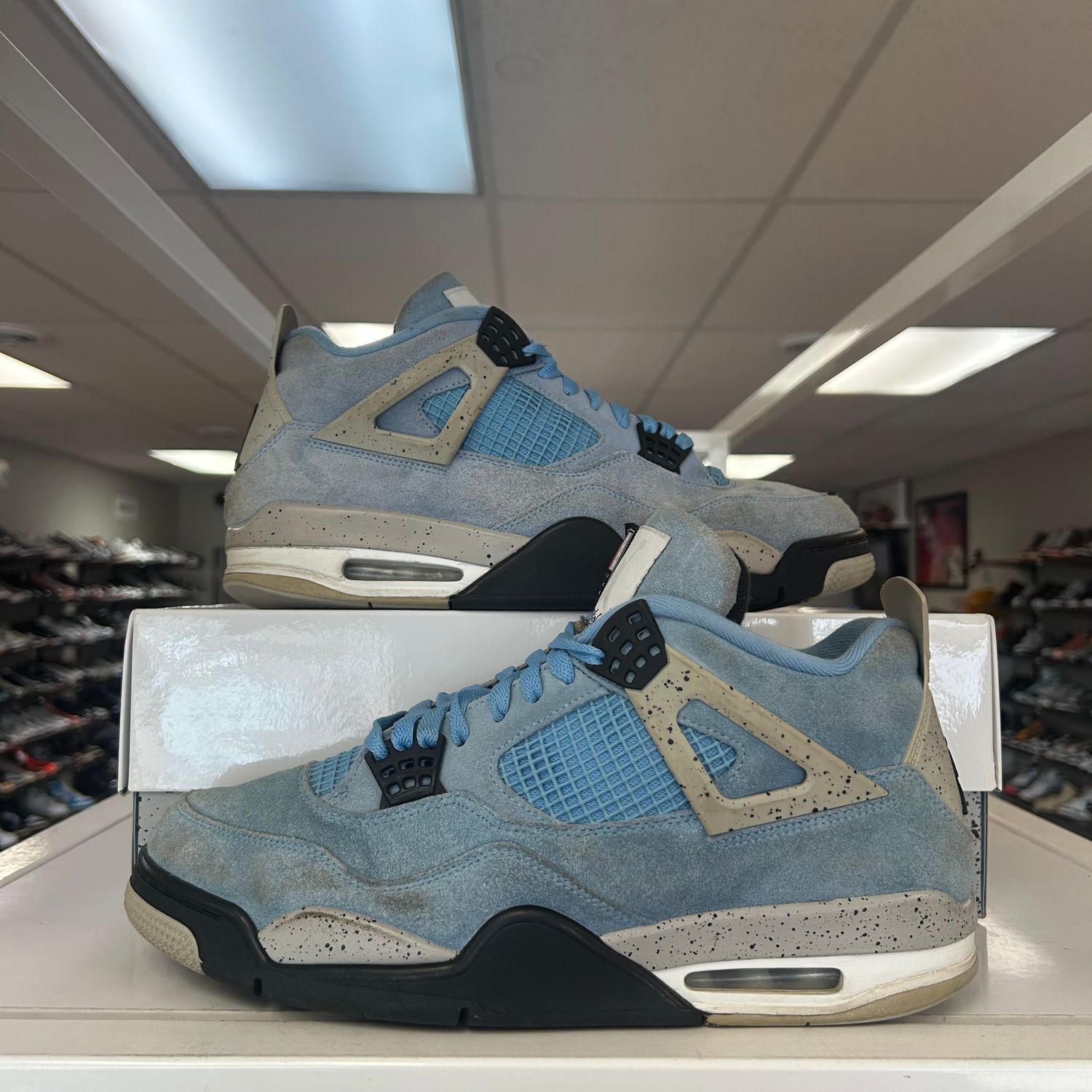 PO AIR JORDAN 4 RETRO UNIVERSITY BLUE SIZE 12