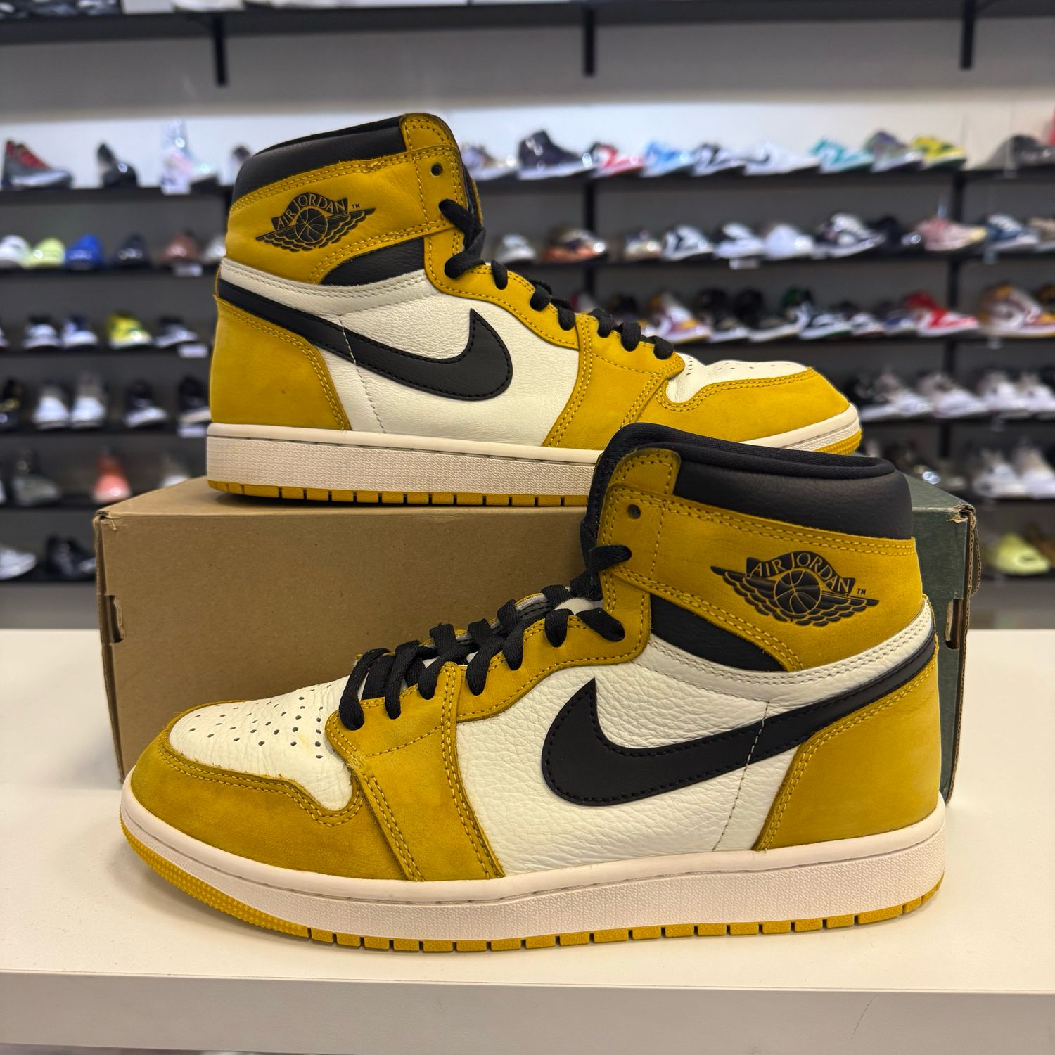 PO2 NB AIR JORDAN 1 HIGH YELLOW OCHRE SIZE 9.5